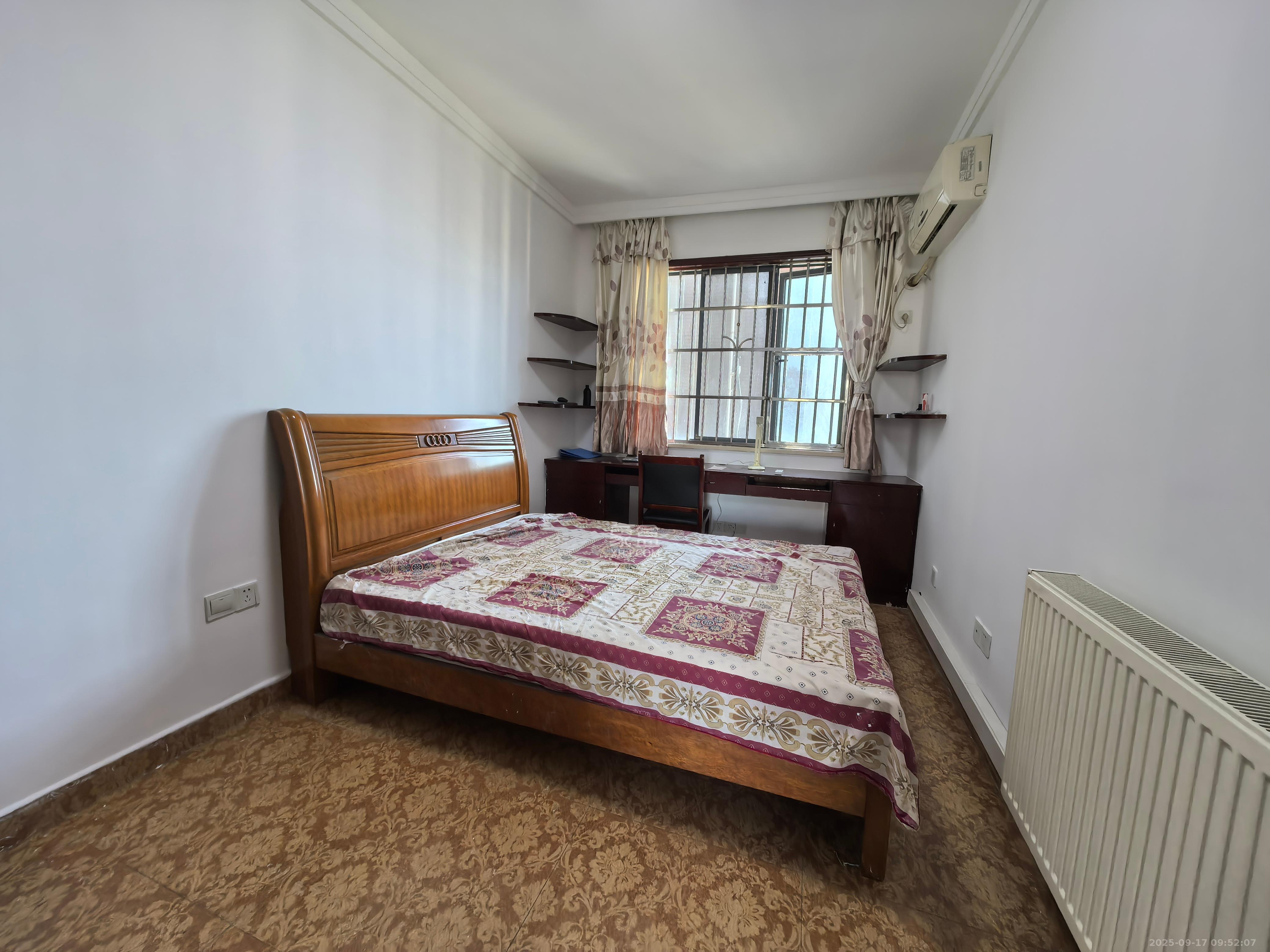 极目楚天  4室2厅2卫    3000.0元/月室内图