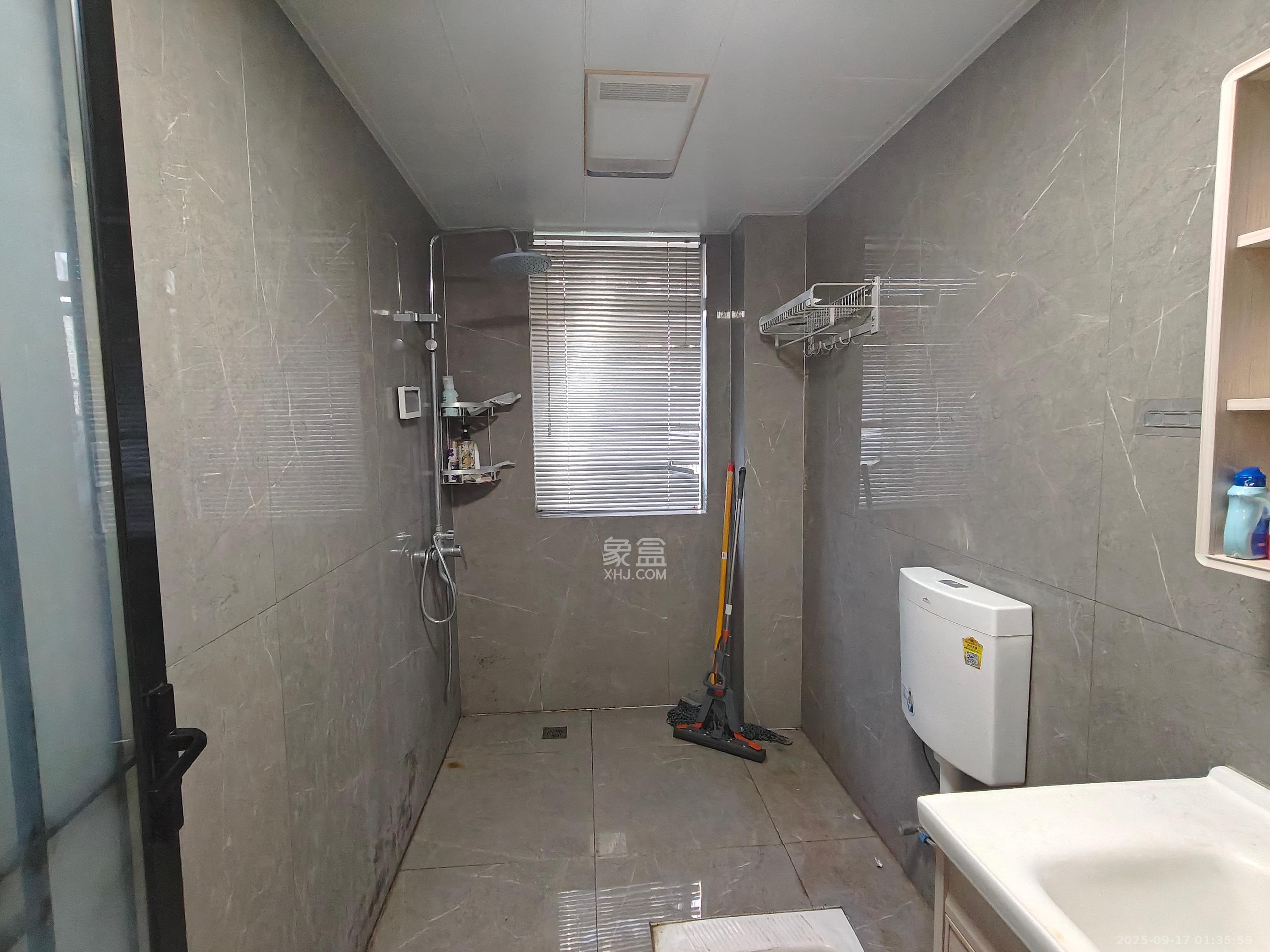 湖湘奥林匹克花园  4室2厅2卫    2400.0元/月 湖湘奥林匹克花园  4室2厅2卫    2400.0元/月室内图