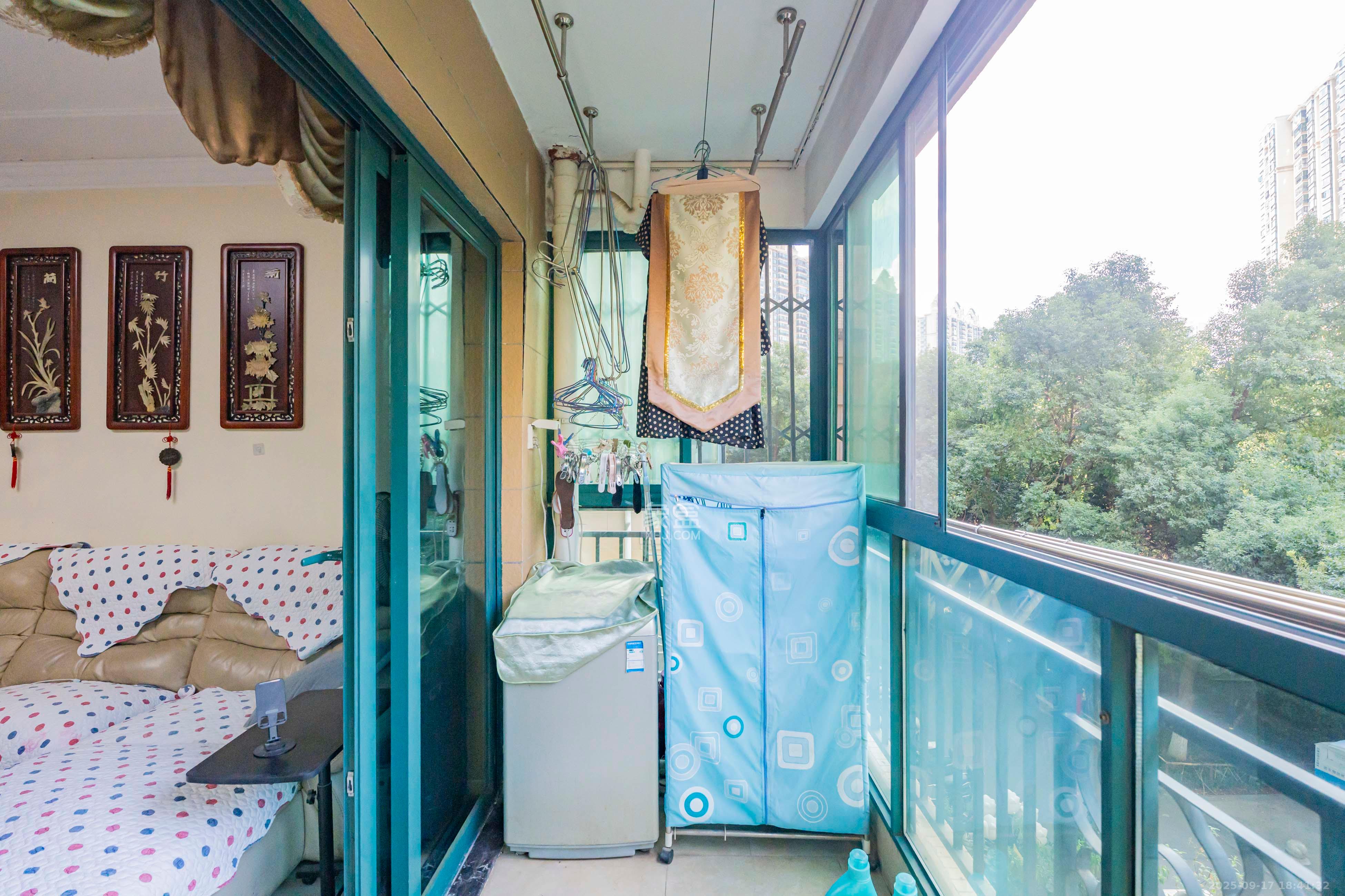 恒大雅苑 3室2厅1卫 81.0万 恒大雅苑 3室2厅1卫 81.0万阳台