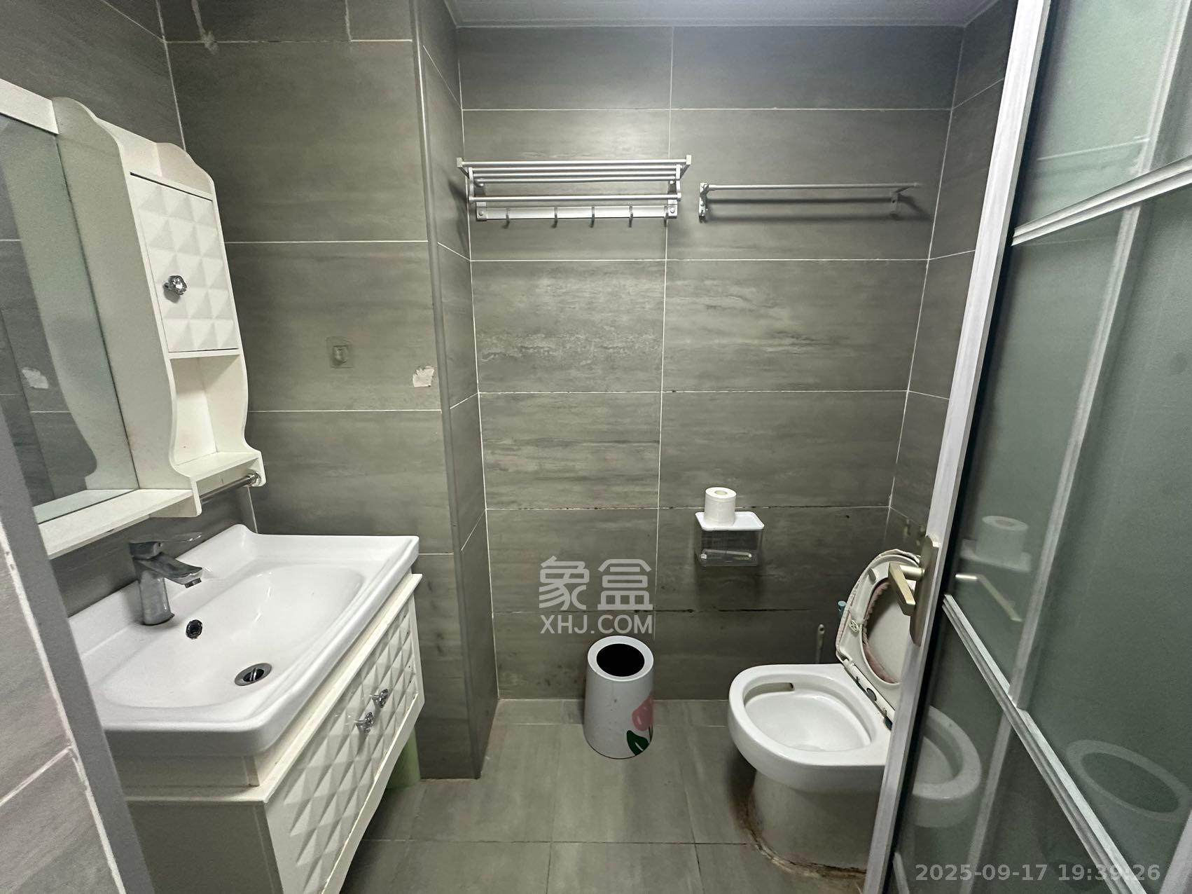 荣悦台  1室1厅1卫    2000.0元/月室内图