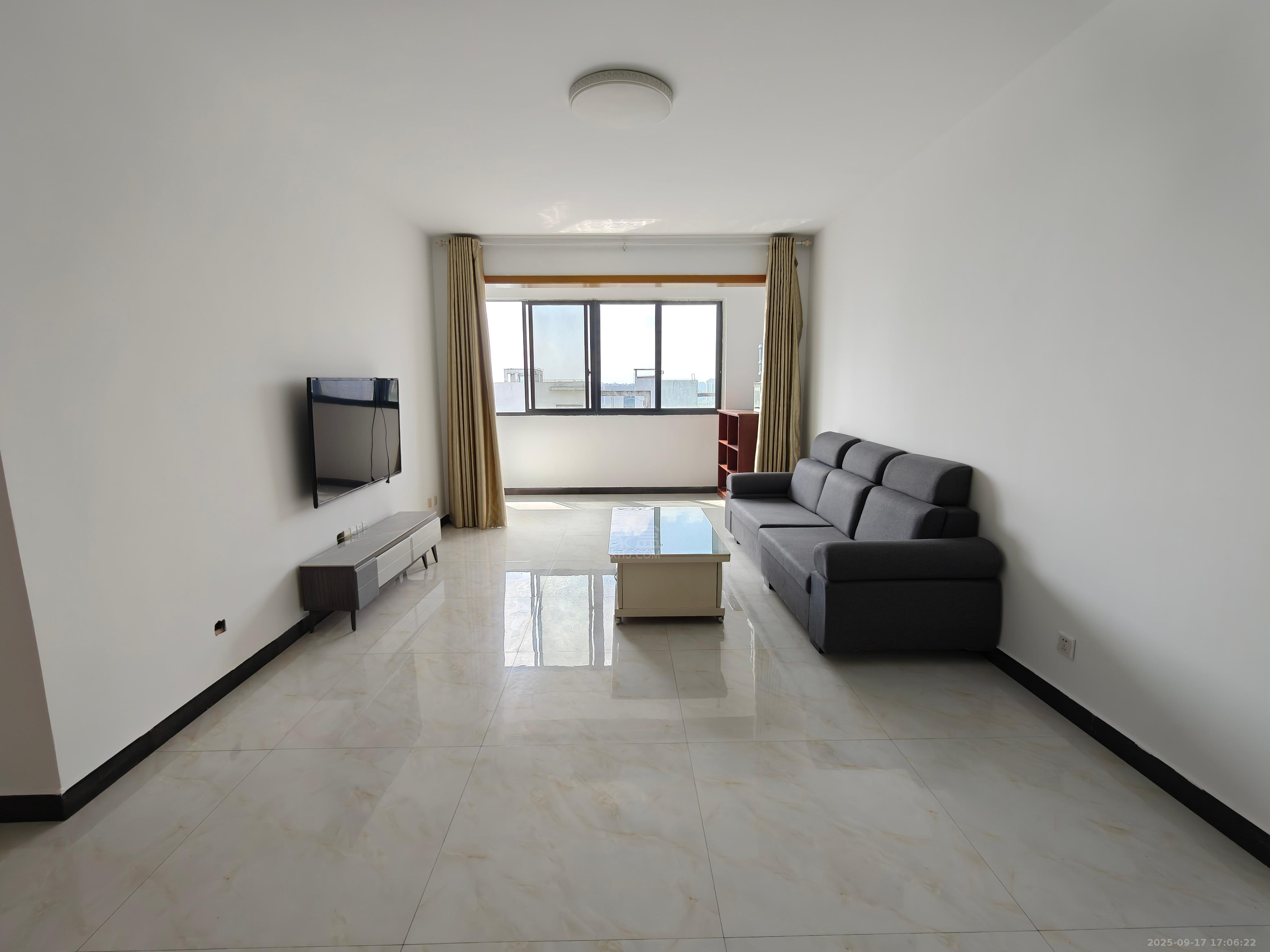 山河锦园  2室2厅1卫    1400.0元/月室内图