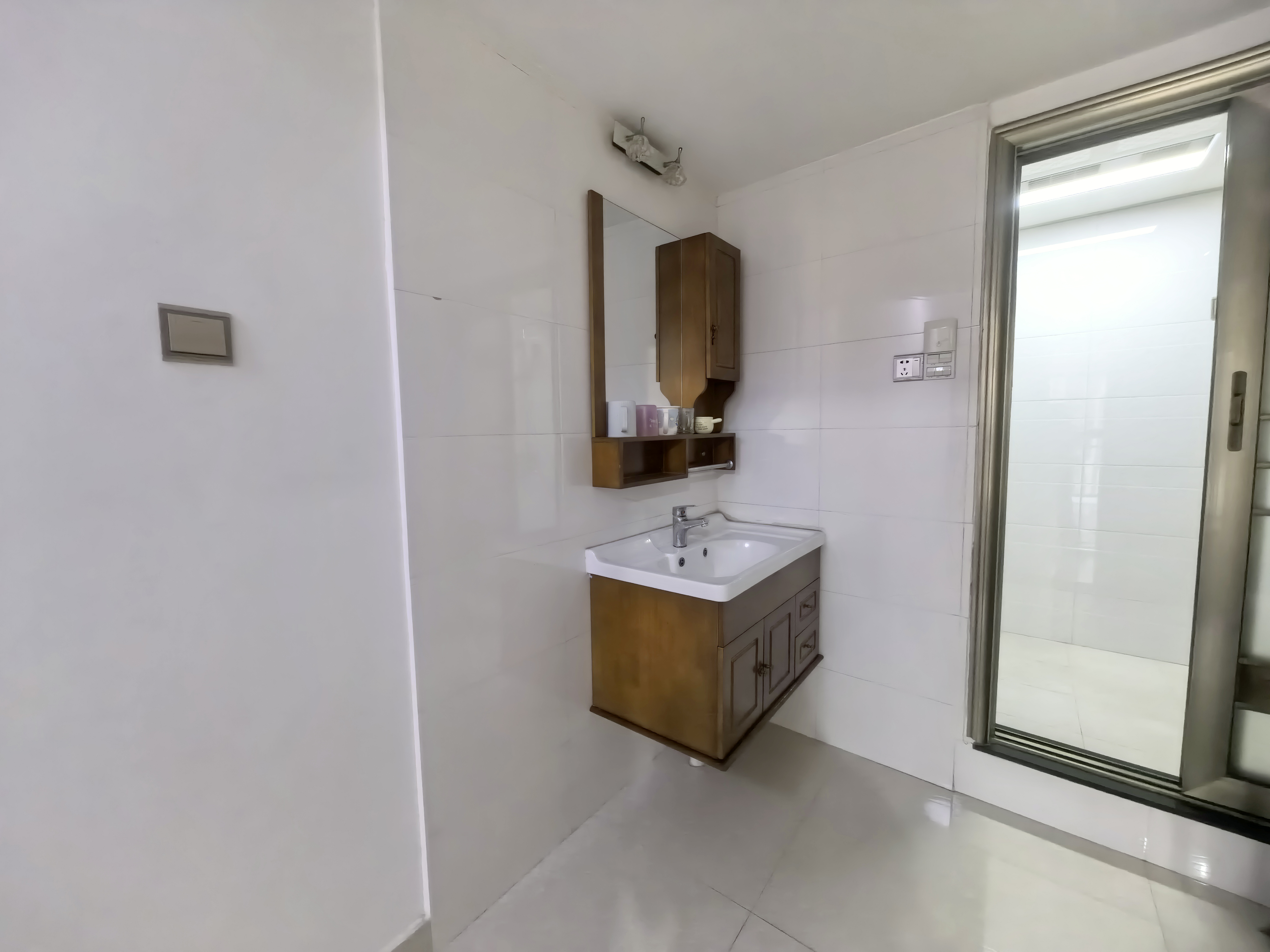 高盛澧园一二期  2室2厅2卫    1400.0元/月室内图