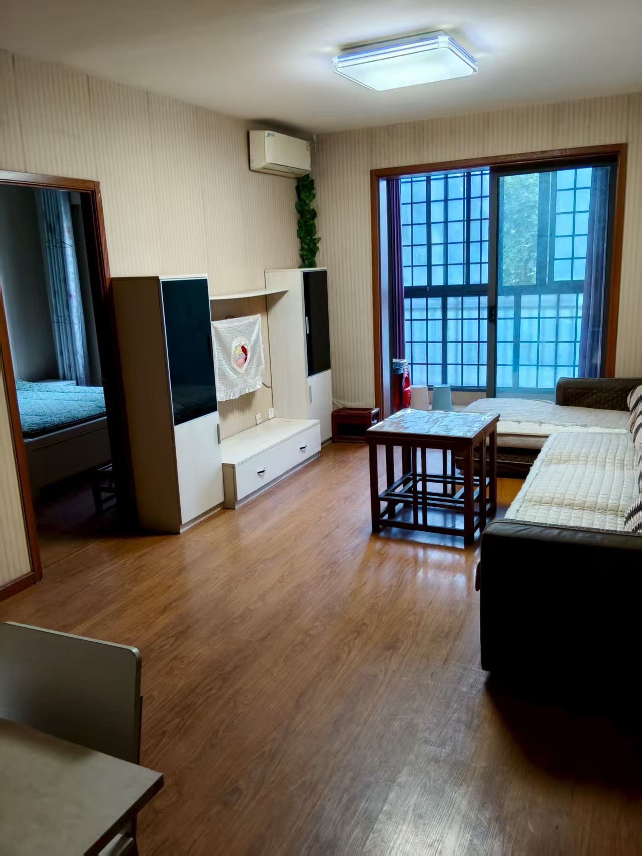 蓝色港湾  2室2厅1卫    1300.0元/月 蓝色港湾  2室2厅1卫    1300.0元/月室内图