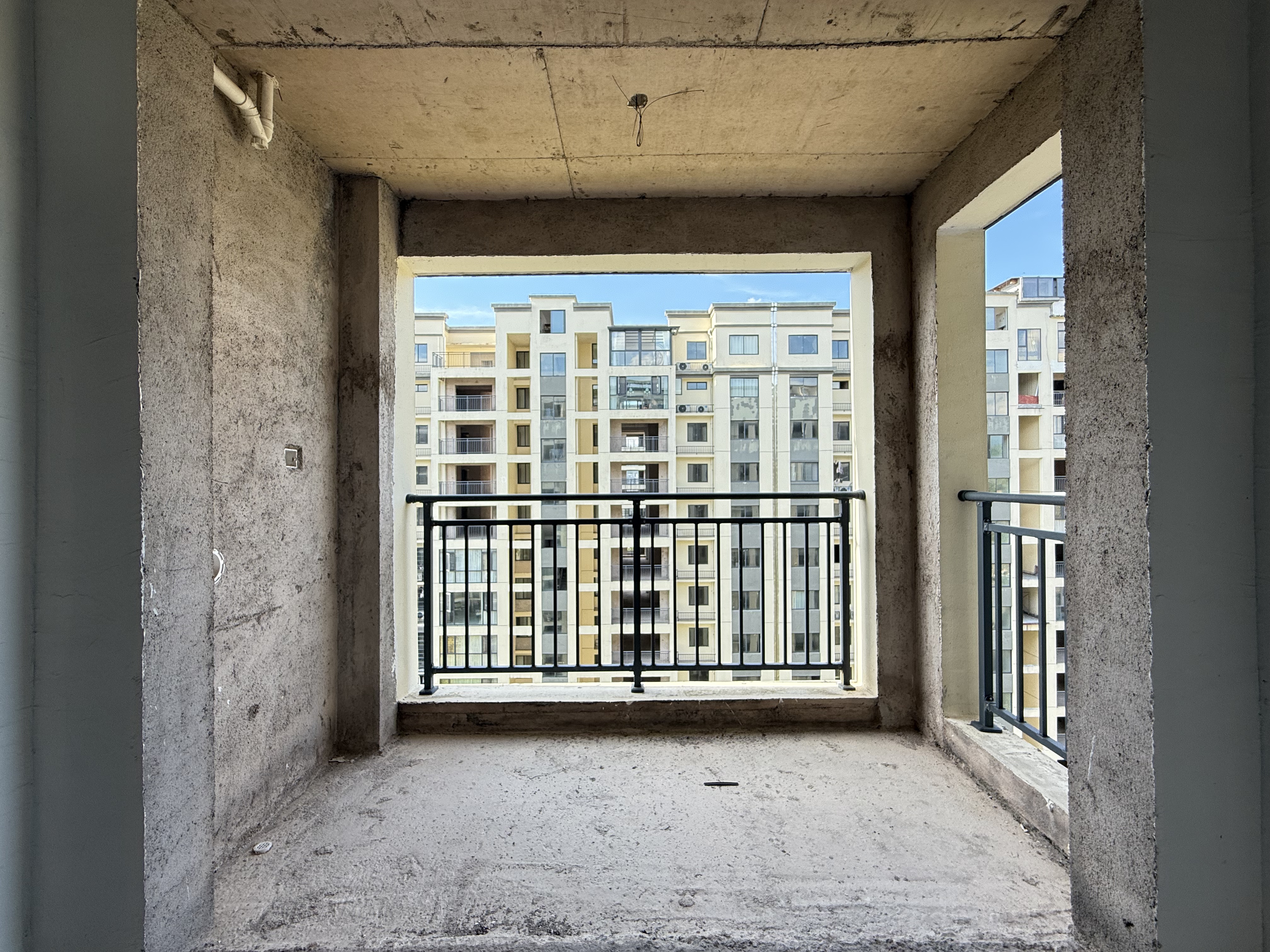 空港新城二期 4室2厅2卫 52.0万 空港新城二期 4室2厅2卫 52.0万客厅