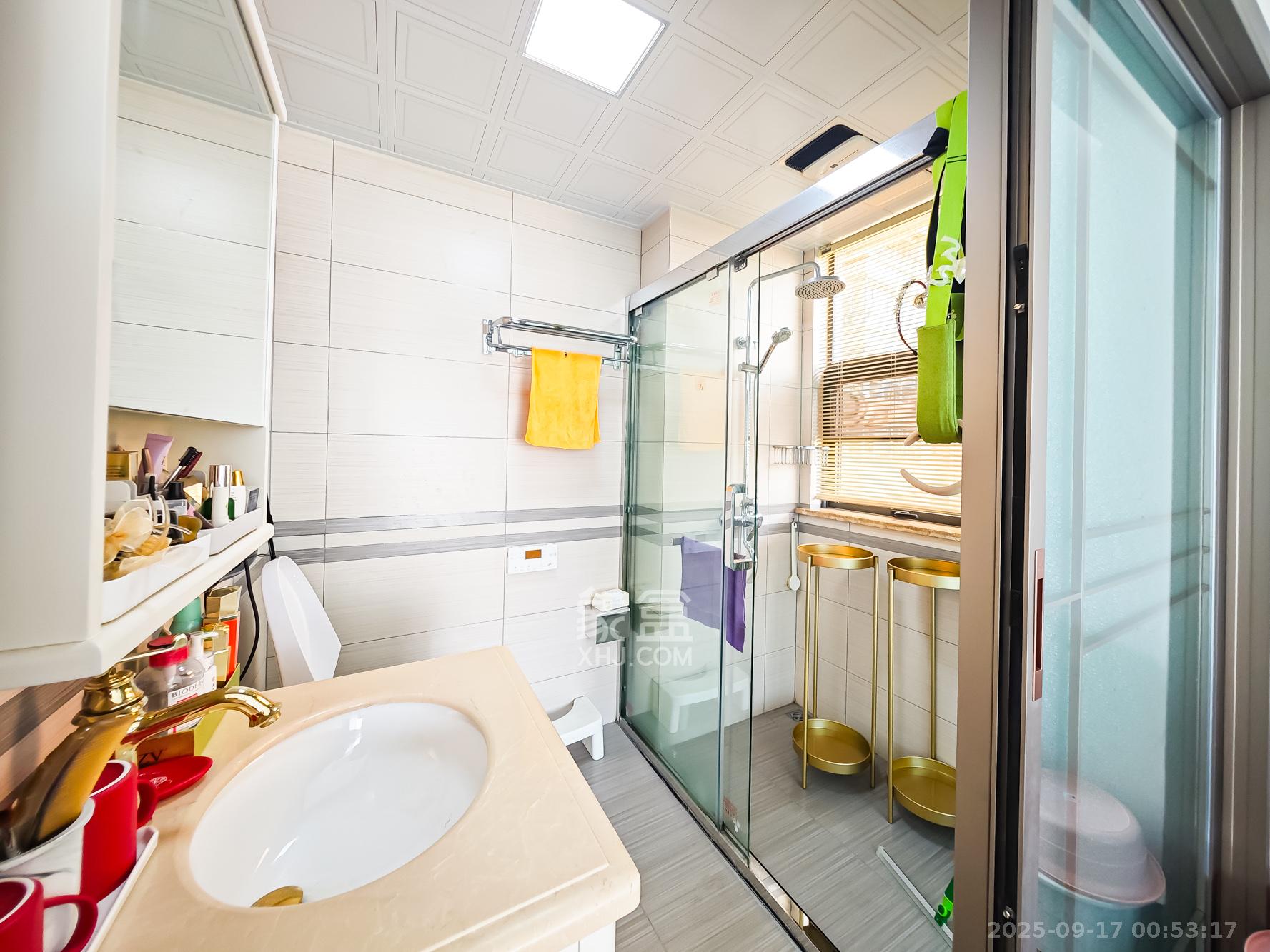 双湾国际(湘江御景花园) 3室2厅2卫 128.0万 双湾国际(湘江御景花园) 3室2厅2卫 128.0万卫生间