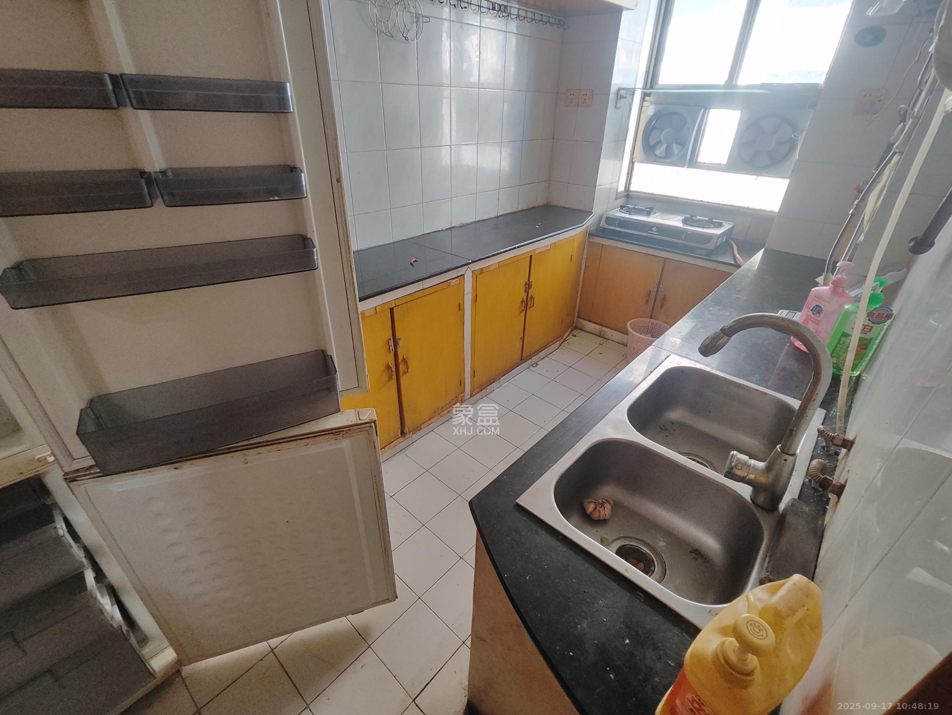 金叶公寓（原省烟草公司宿舍）  3室2厅1卫    1800.0元/月室内图