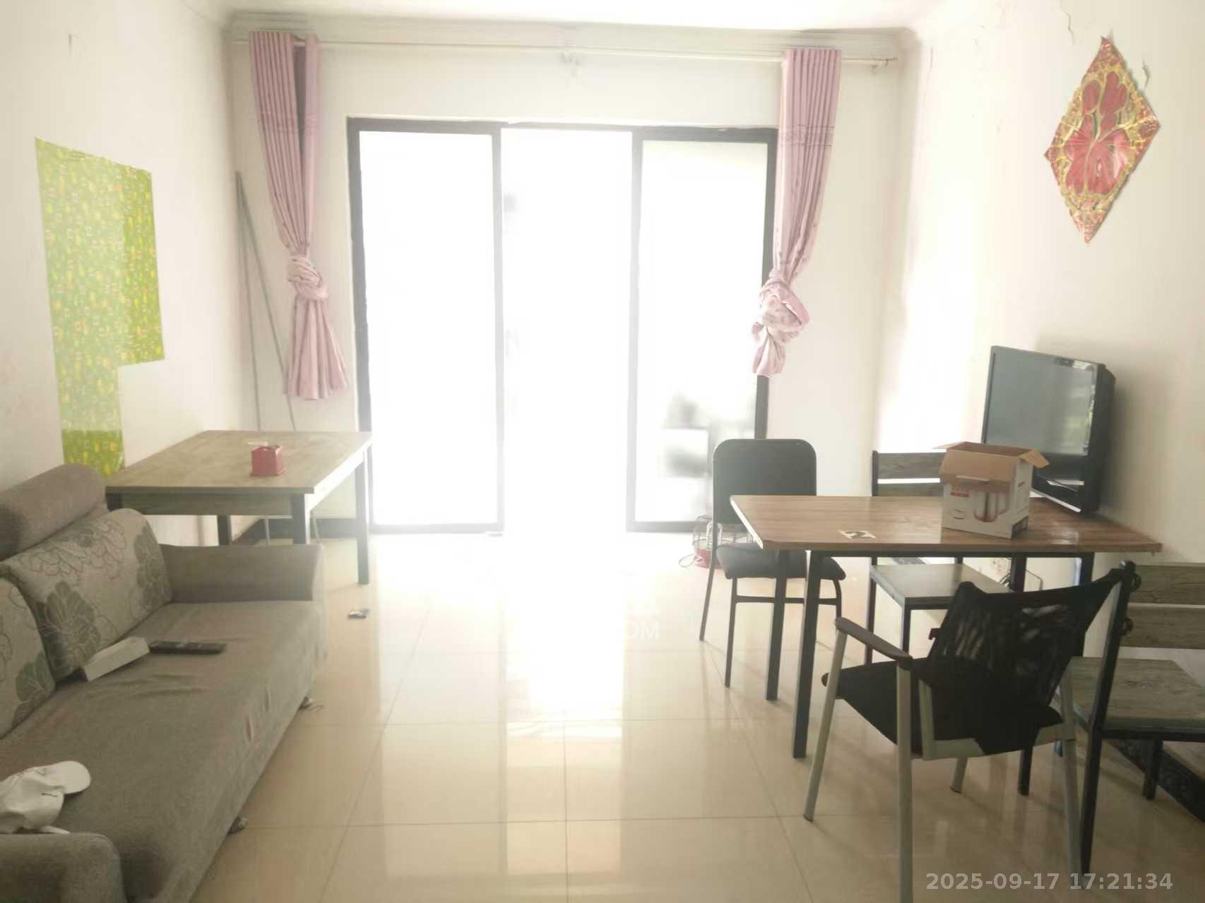 保利麓谷林语D区  3室2厅1卫    2100.0元/月 保利麓谷林语D区  3室2厅1卫    2100.0元/月室内图