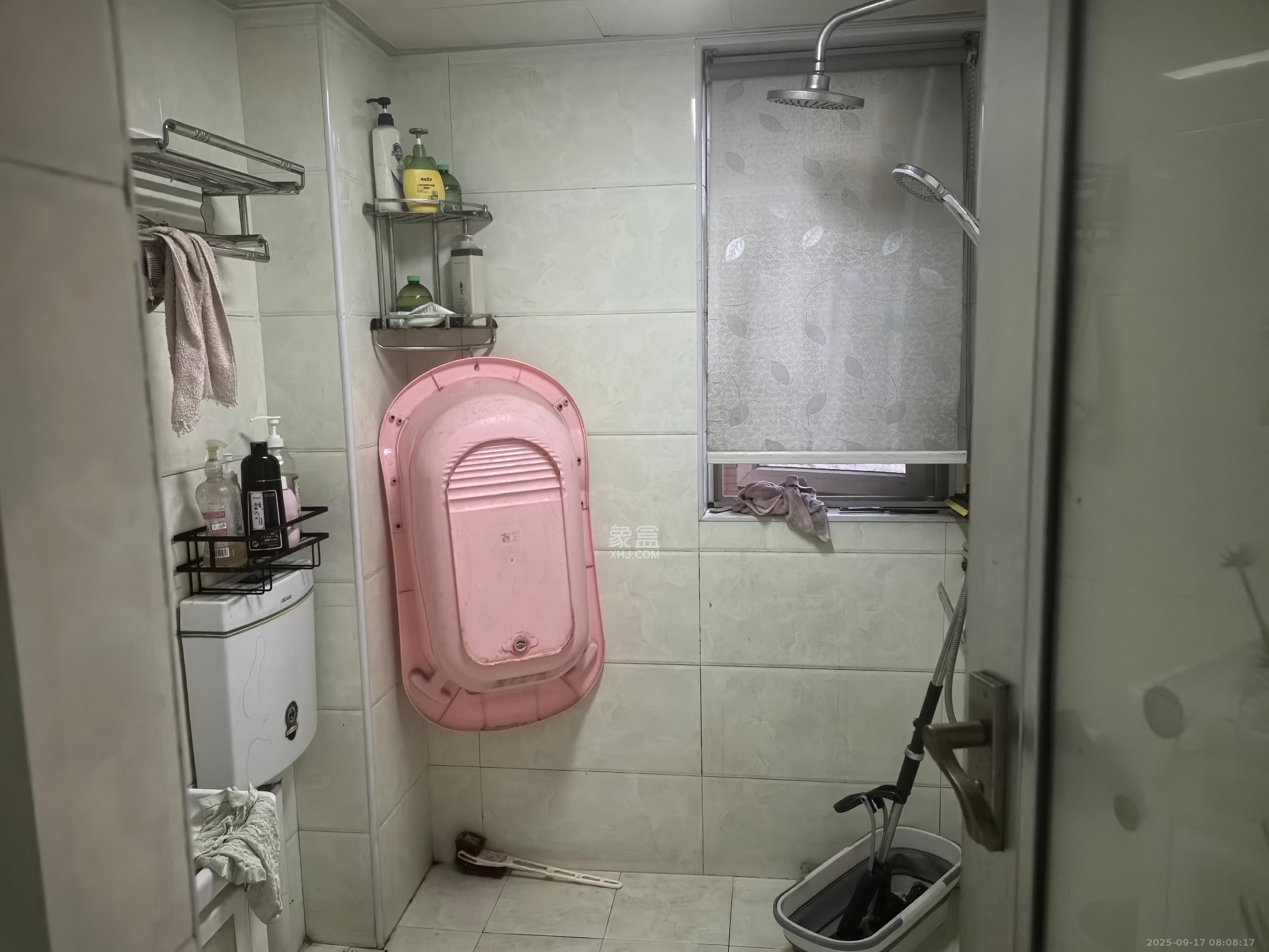 丽发新城 2室2厅1卫 1700.0元/月 丽发新城 2室2厅1卫 1700.0元/月室内图