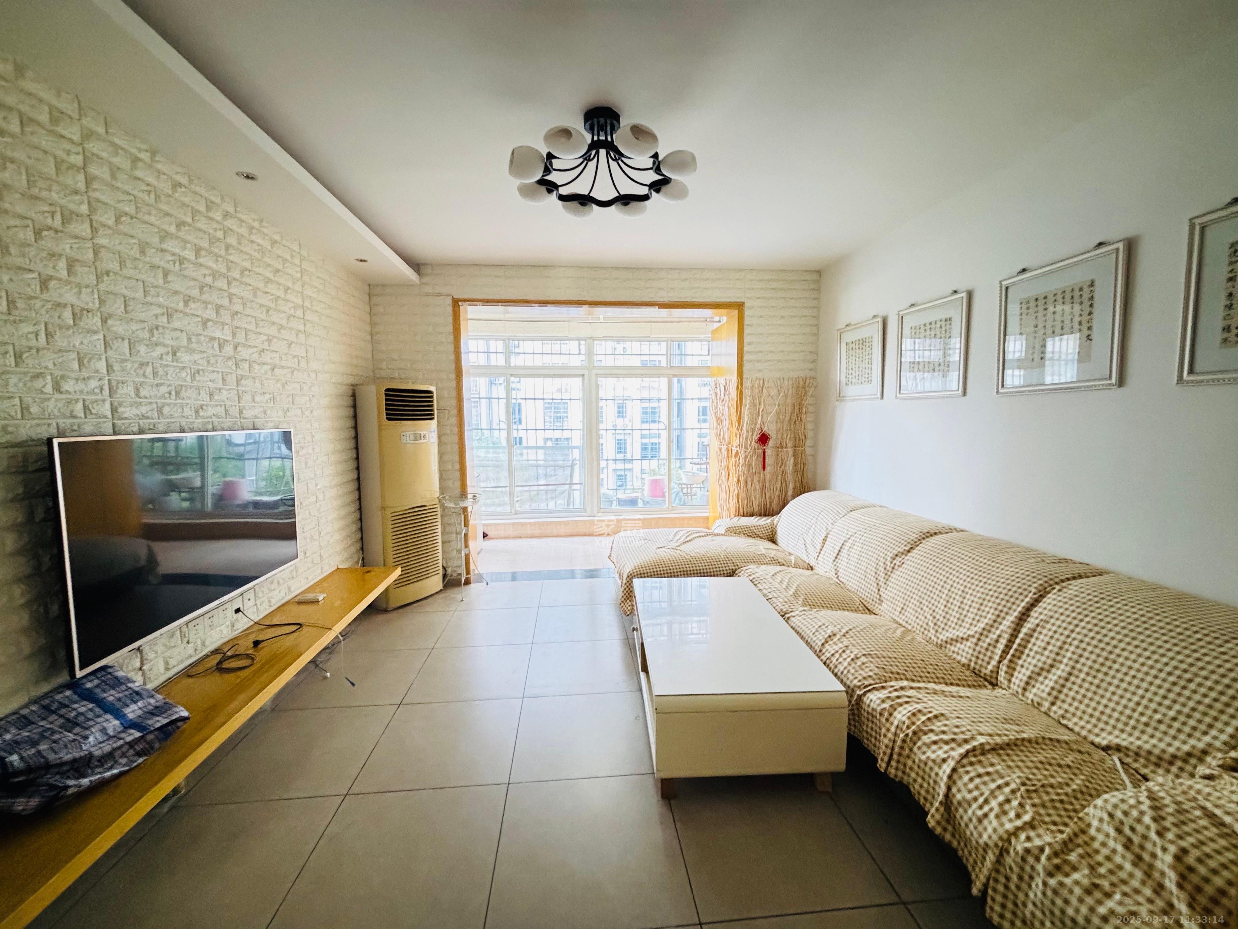 湘瑞家园  3室2厅1卫    1400.0元/月