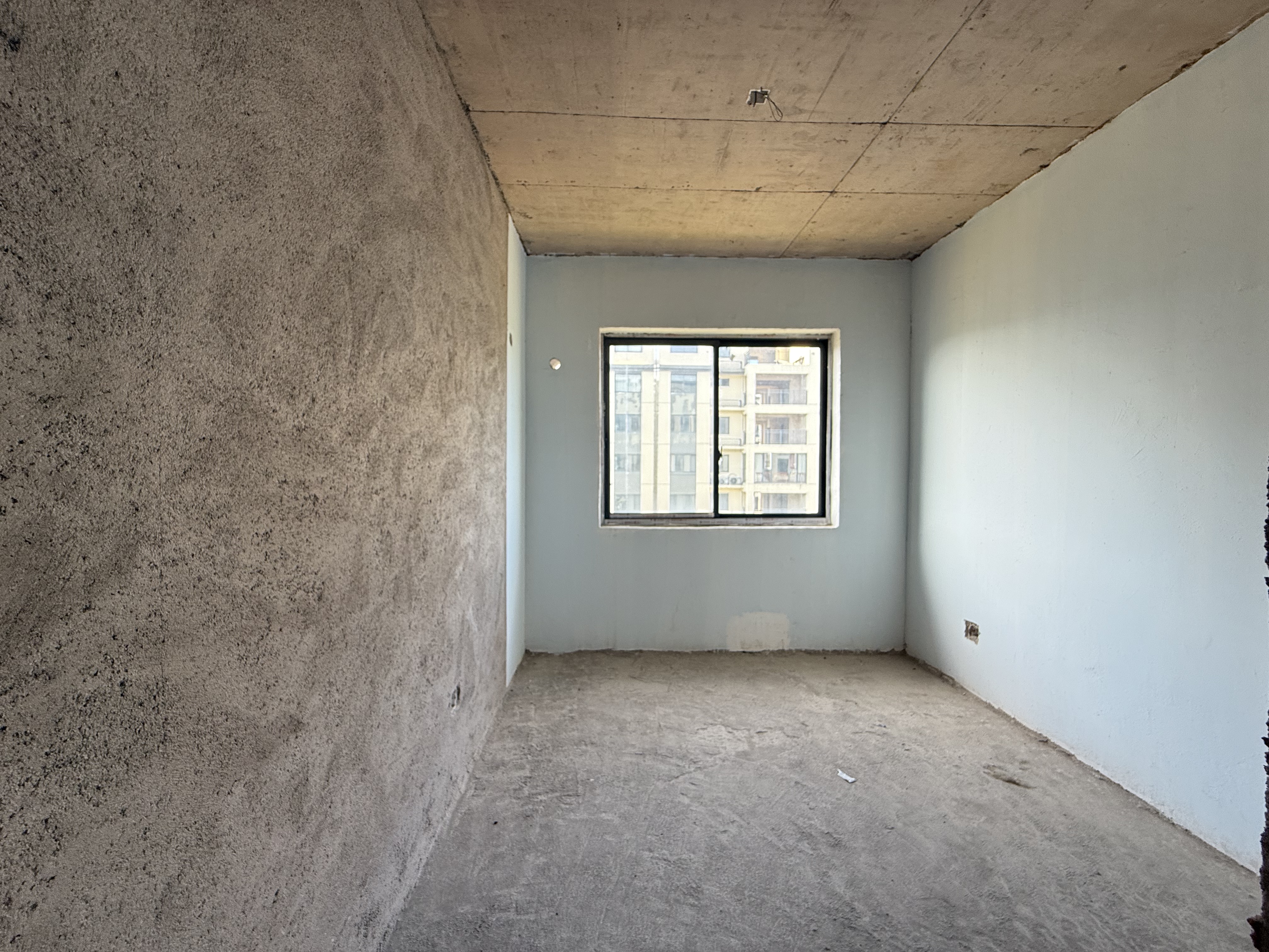 空港新城二期 4室2厅2卫 52.0万 空港新城二期 4室2厅2卫 52.0万客厅