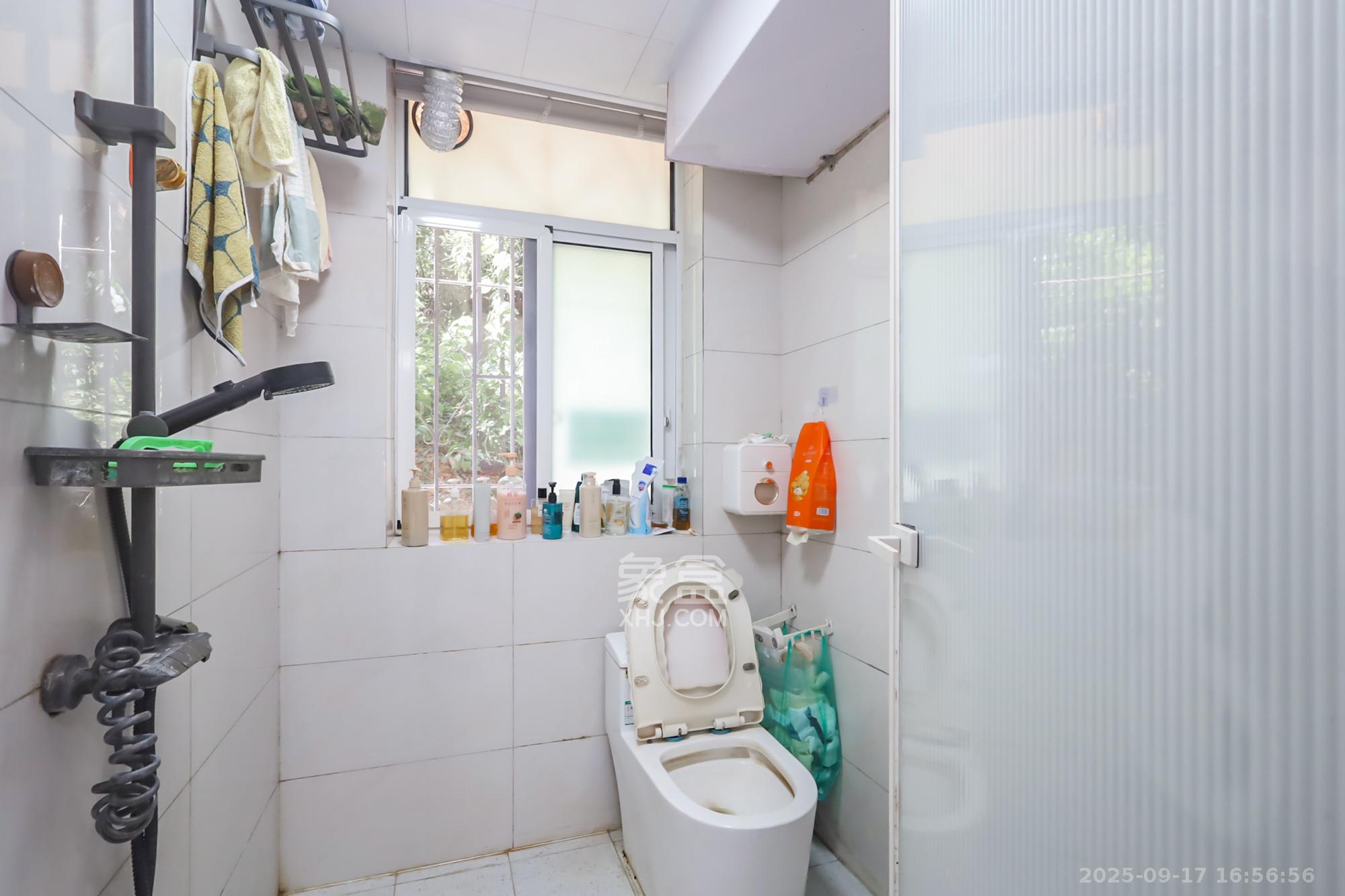 中南药机厂 3室2厅1卫 88.0万 中南药机厂 3室2厅1卫 88.0万卫生间