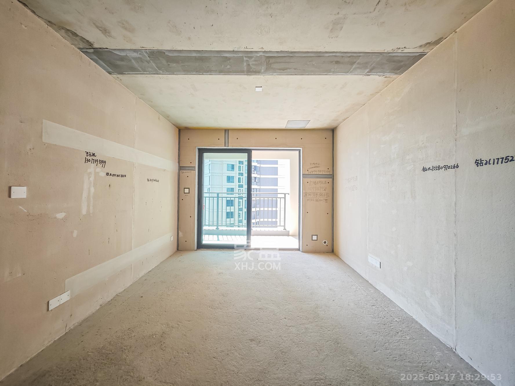 长沙北中心保利时代G区 3室2厅2卫 100.0万 长沙北中心保利时代G区 3室2厅2卫 100.0万客厅