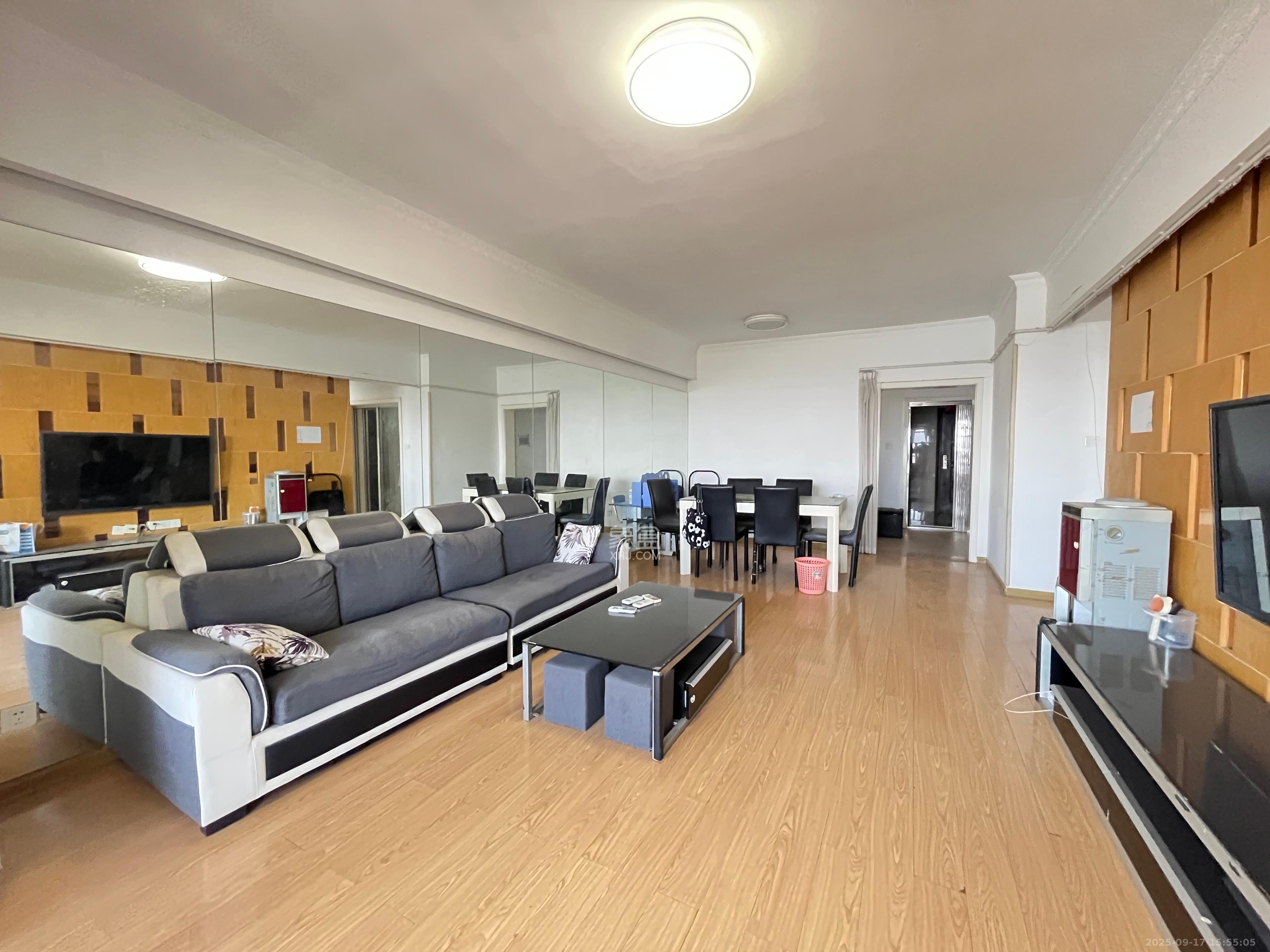 兰亭峰景  3室2厅2卫    2800.0元/月室内图