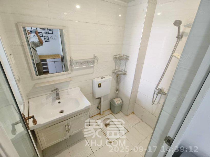 乾源国际 1室1厅1卫 1400.0元/月 乾源国际 1室1厅1卫 1400.0元/月室内图