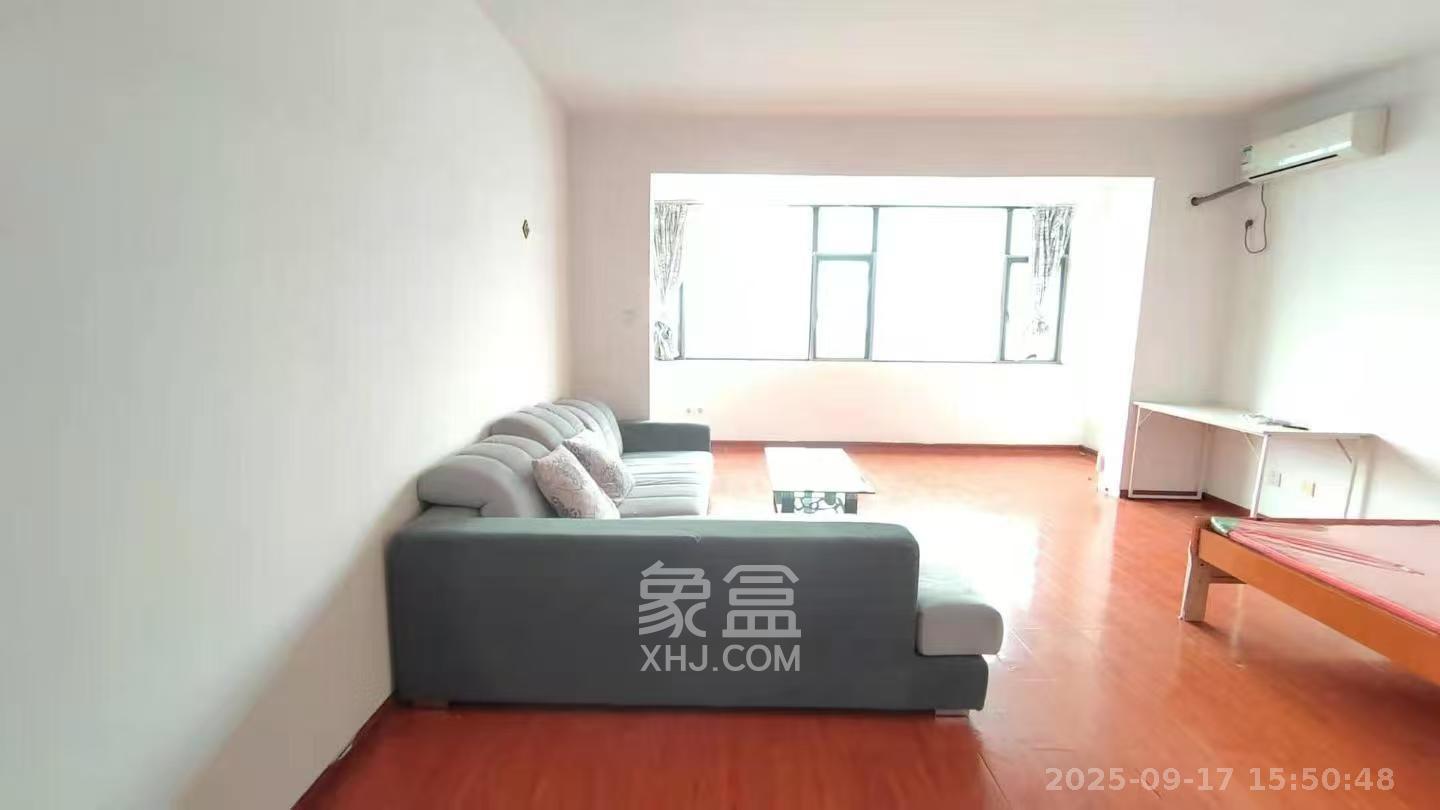 锦湘国际星城三期(锦绣苑) 1室1厅1卫 1500.0元/月 锦湘国际星城三期(锦绣苑) 1室1厅1卫 1500.0元/月室内图