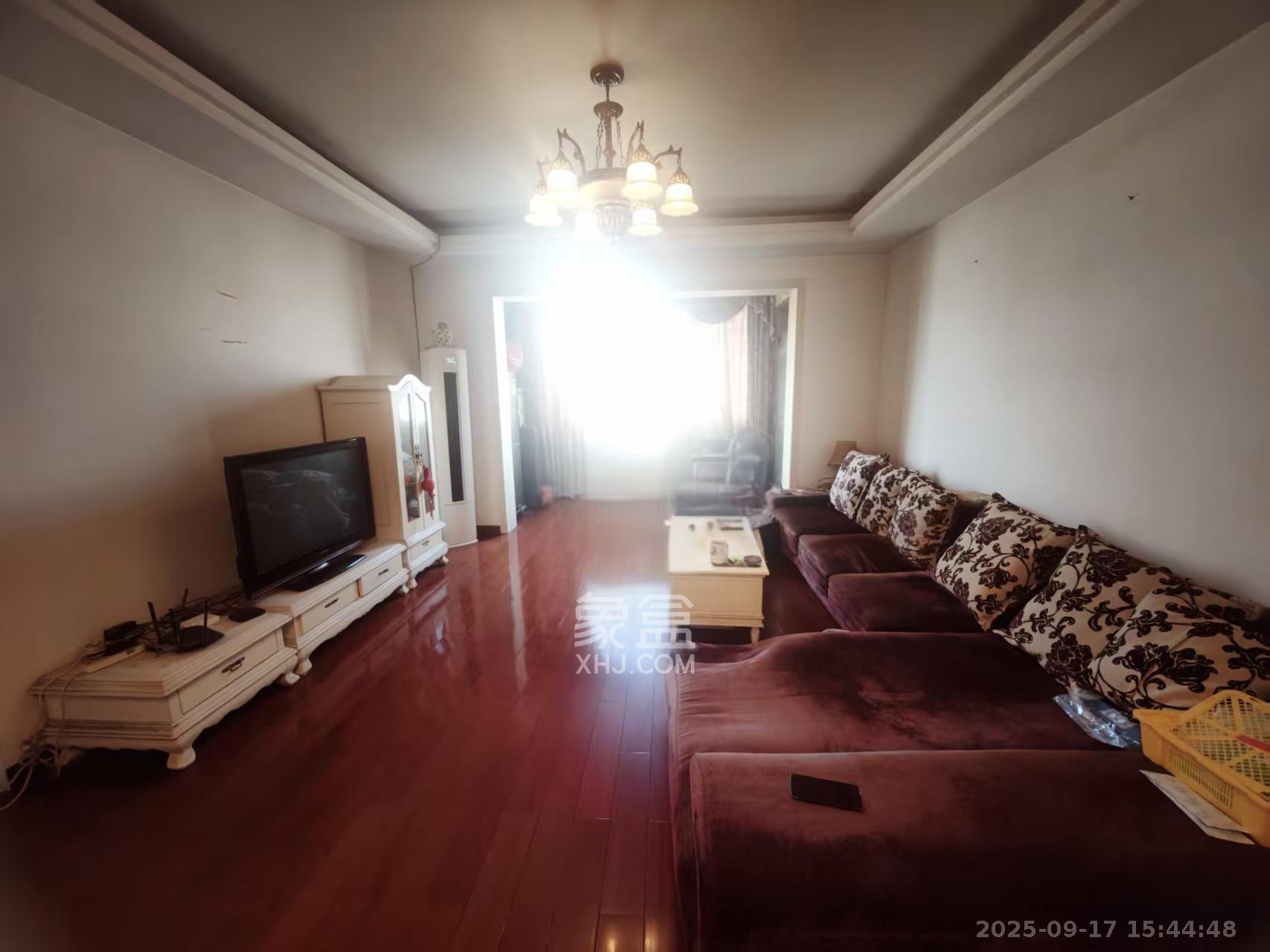 麓山才苑 3室2厅2卫 3500.0元/月 麓山才苑 3室2厅2卫 3500.0元/月室内图