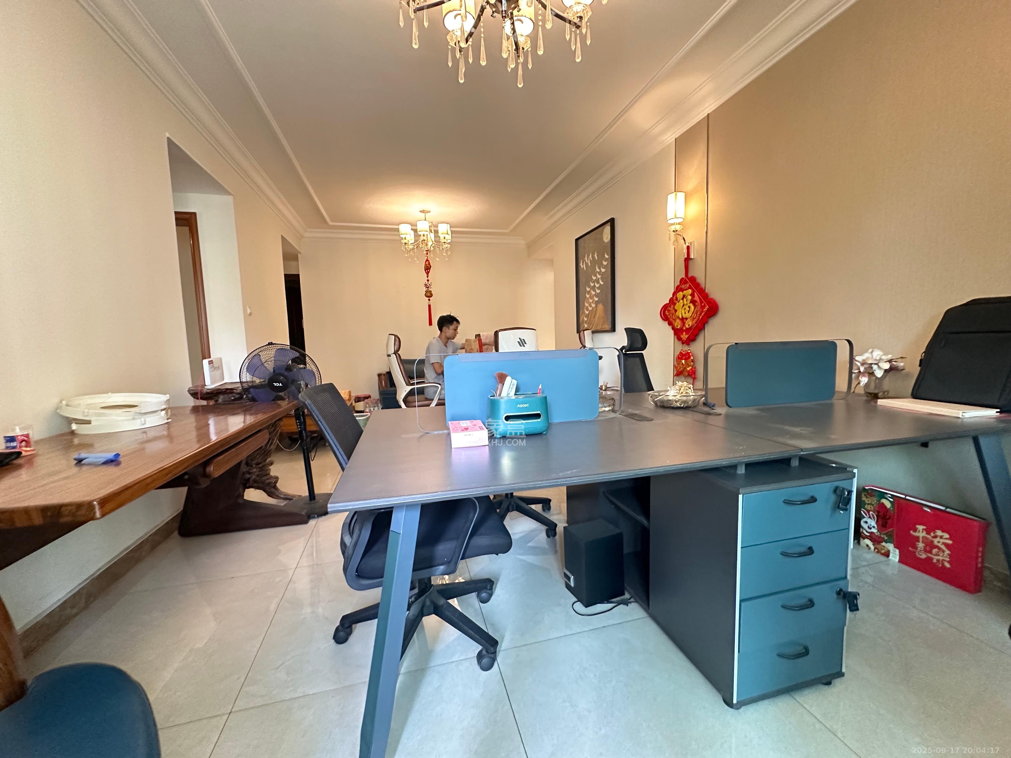 恒大雅苑 3室2厅2卫 3000.0元/月 恒大雅苑 3室2厅2卫 3000.0元/月室内图