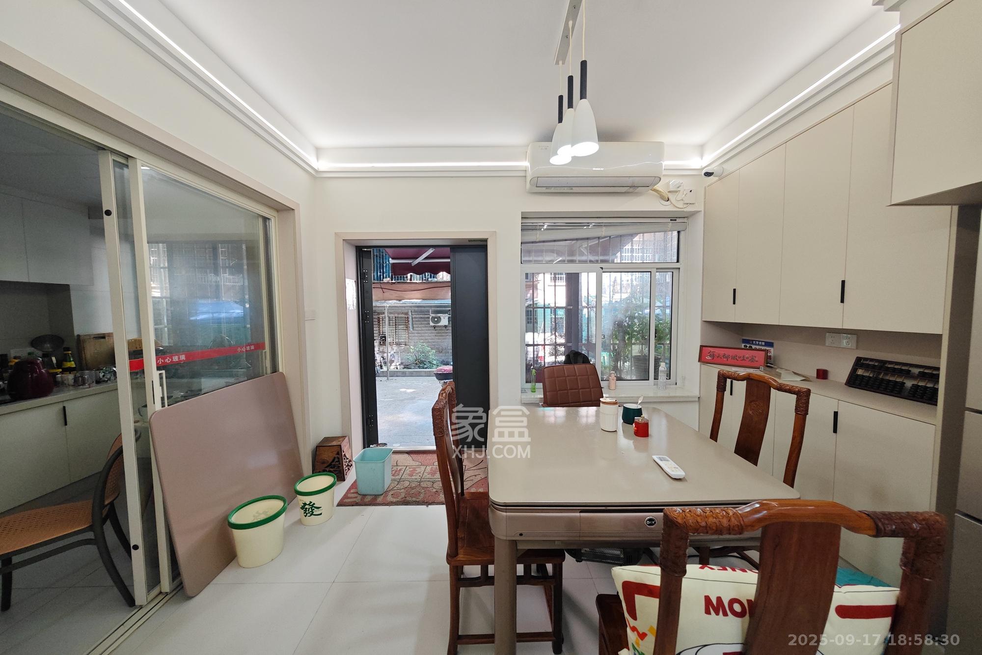 牛角塘社区 2室2厅2卫 78.8万 牛角塘社区 2室2厅2卫 78.8万客厅