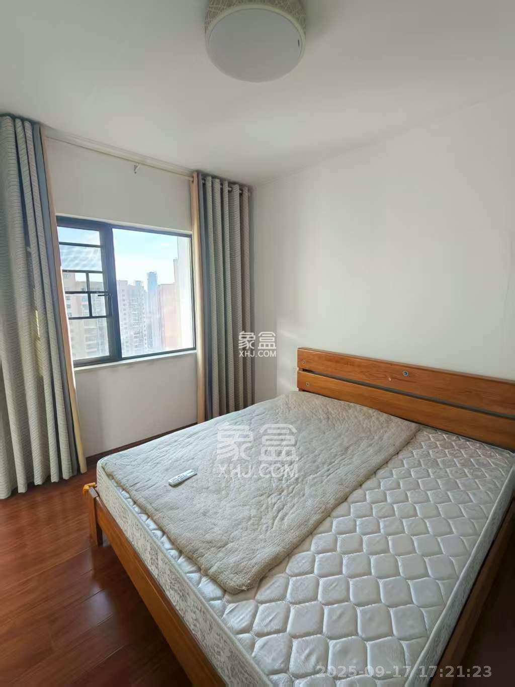 好莱城(弘德西街) 3室2厅1卫 2300.0元/月 好莱城(弘德西街) 3室2厅1卫 2300.0元/月室内图