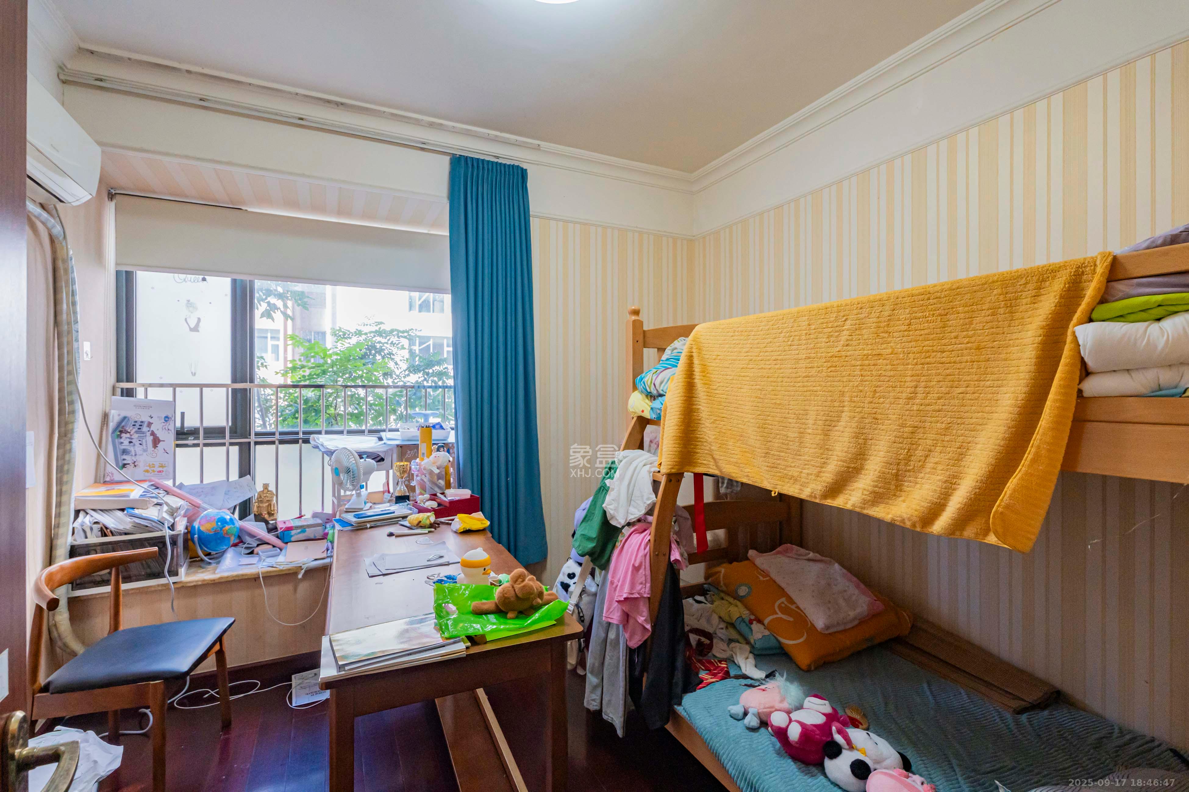 盛世美居荷园  3室2厅1卫    180.0万卧室