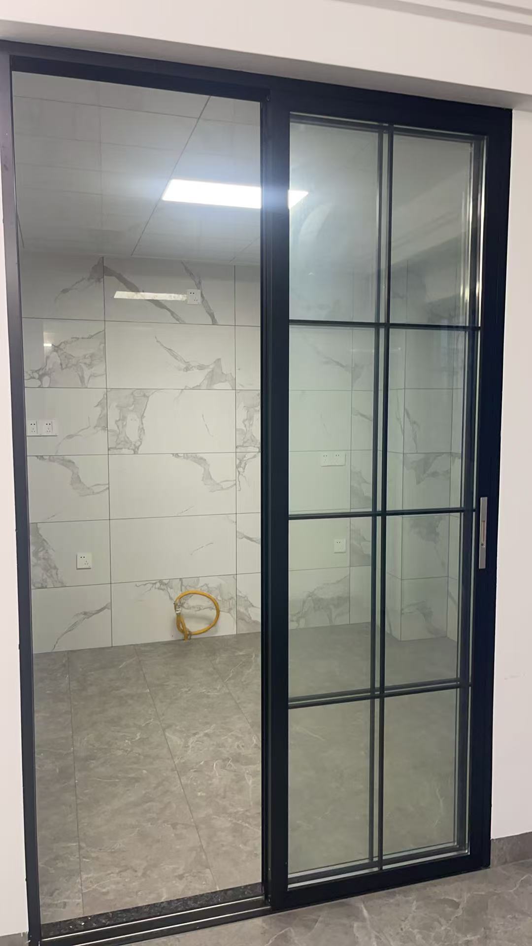 蓝水湾二期 3室2厅1卫 3000.0元/月 蓝水湾二期 3室2厅1卫 3000.0元/月室内图