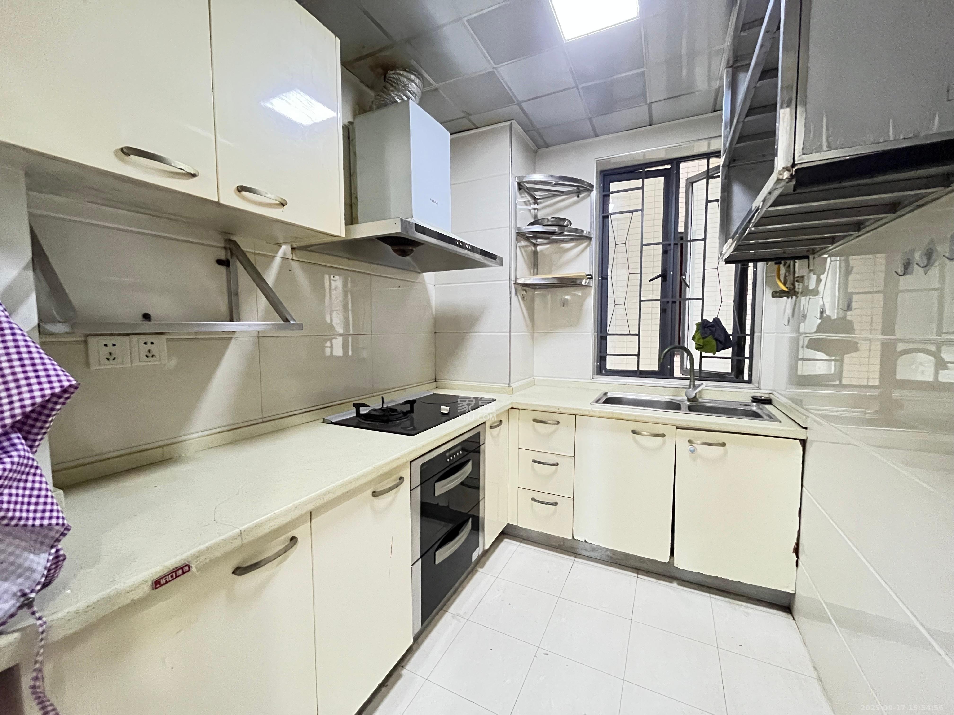 兰亭峰景  3室2厅2卫    2800.0元/月室内图