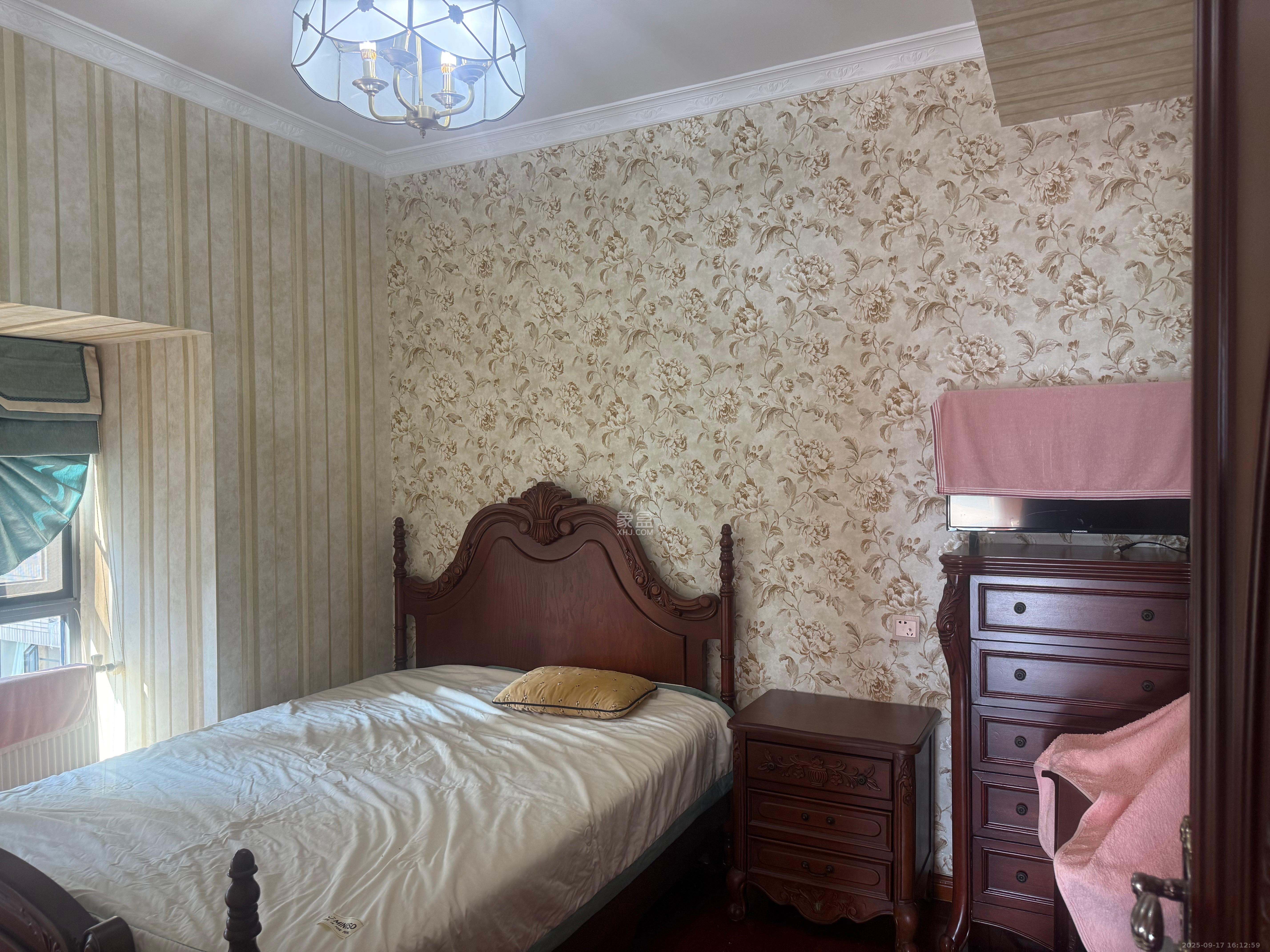 藏珑湖上国际花园 4室2厅2卫 6300.0元/月 藏珑湖上国际花园 4室2厅2卫 6300.0元/月室内图