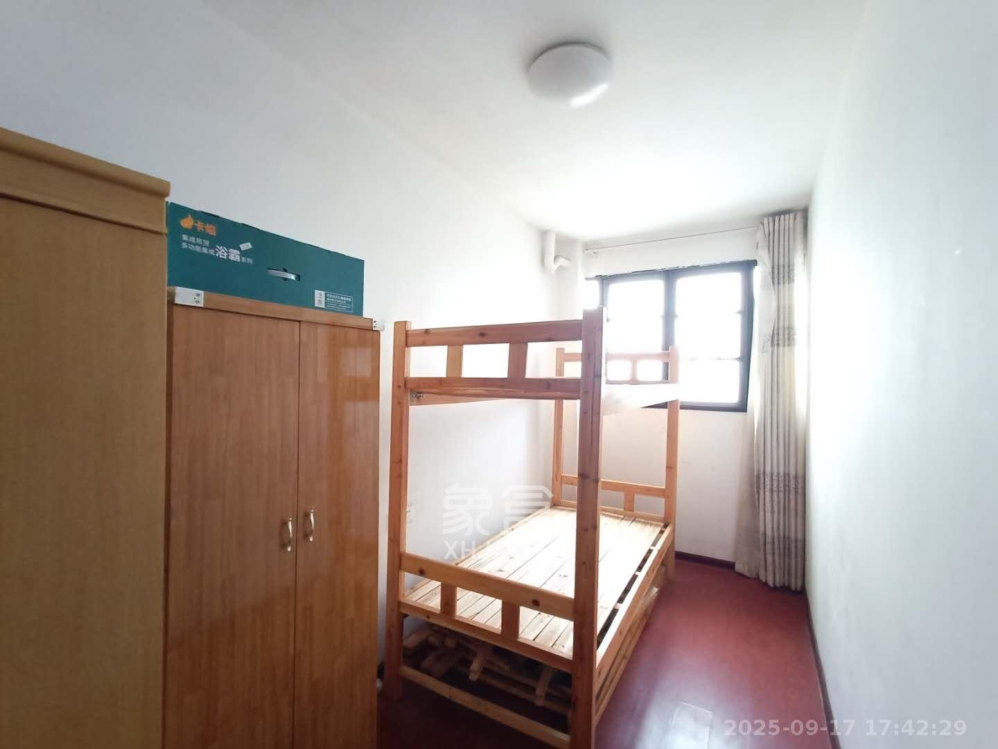 南枫时光  4室2厅2卫    3200.0元/月室内图