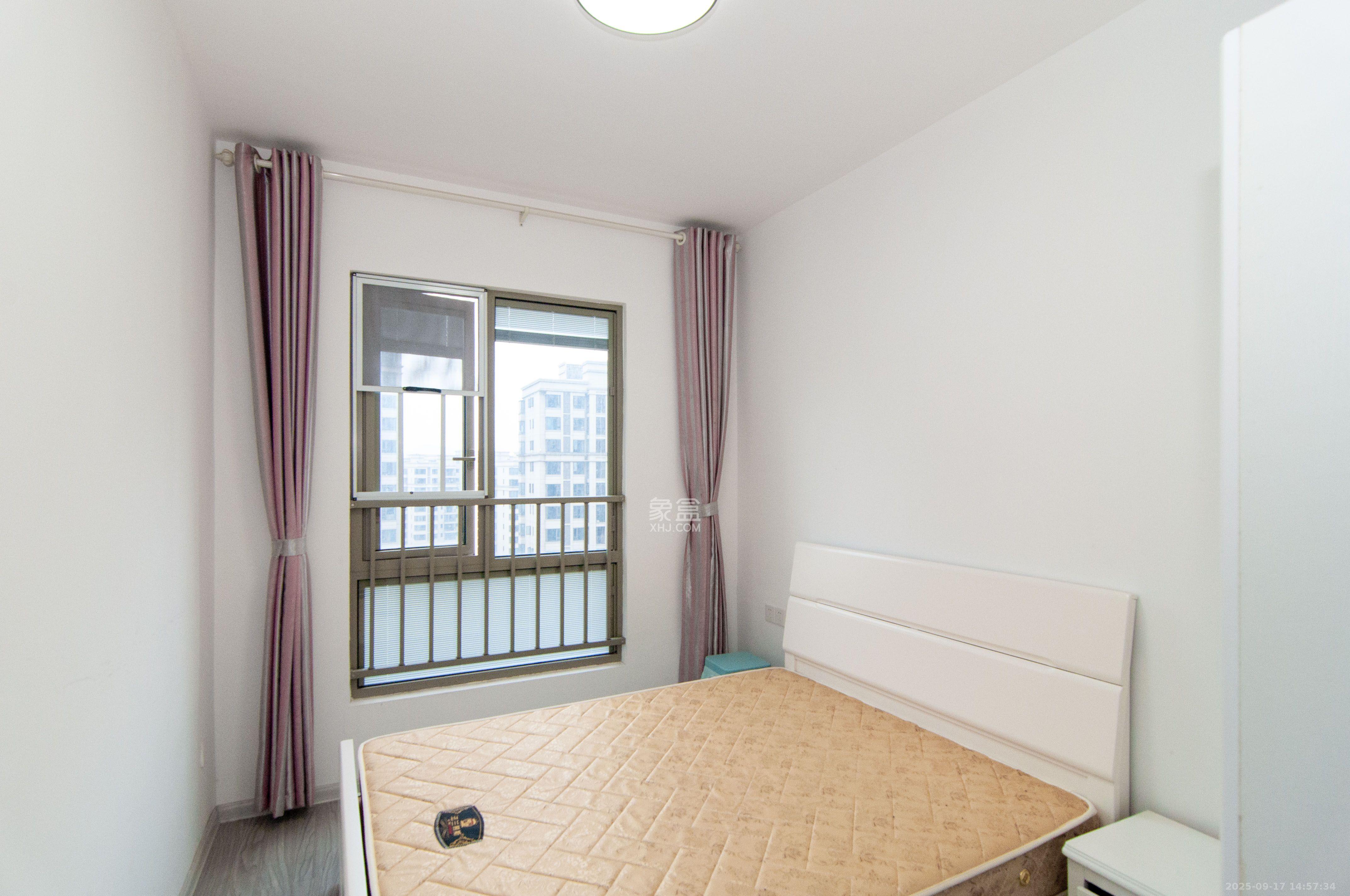 梅溪湖金茂湾  3室2厅2卫    2500.0元/月 梅溪湖金茂湾  3室2厅2卫    2500.0元/月室内图