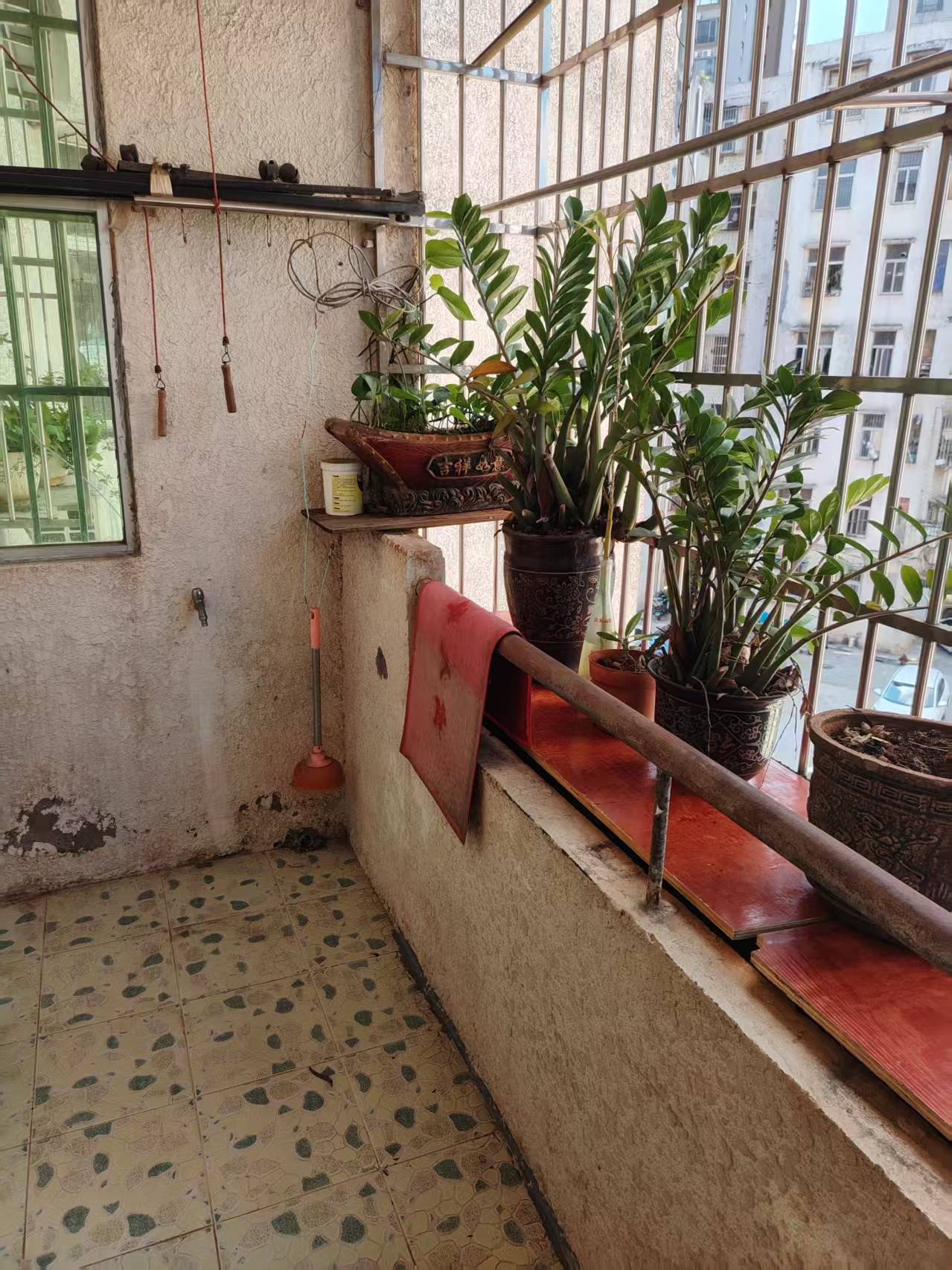 天福新村  3室2厅1卫    1700.0元/月室内图