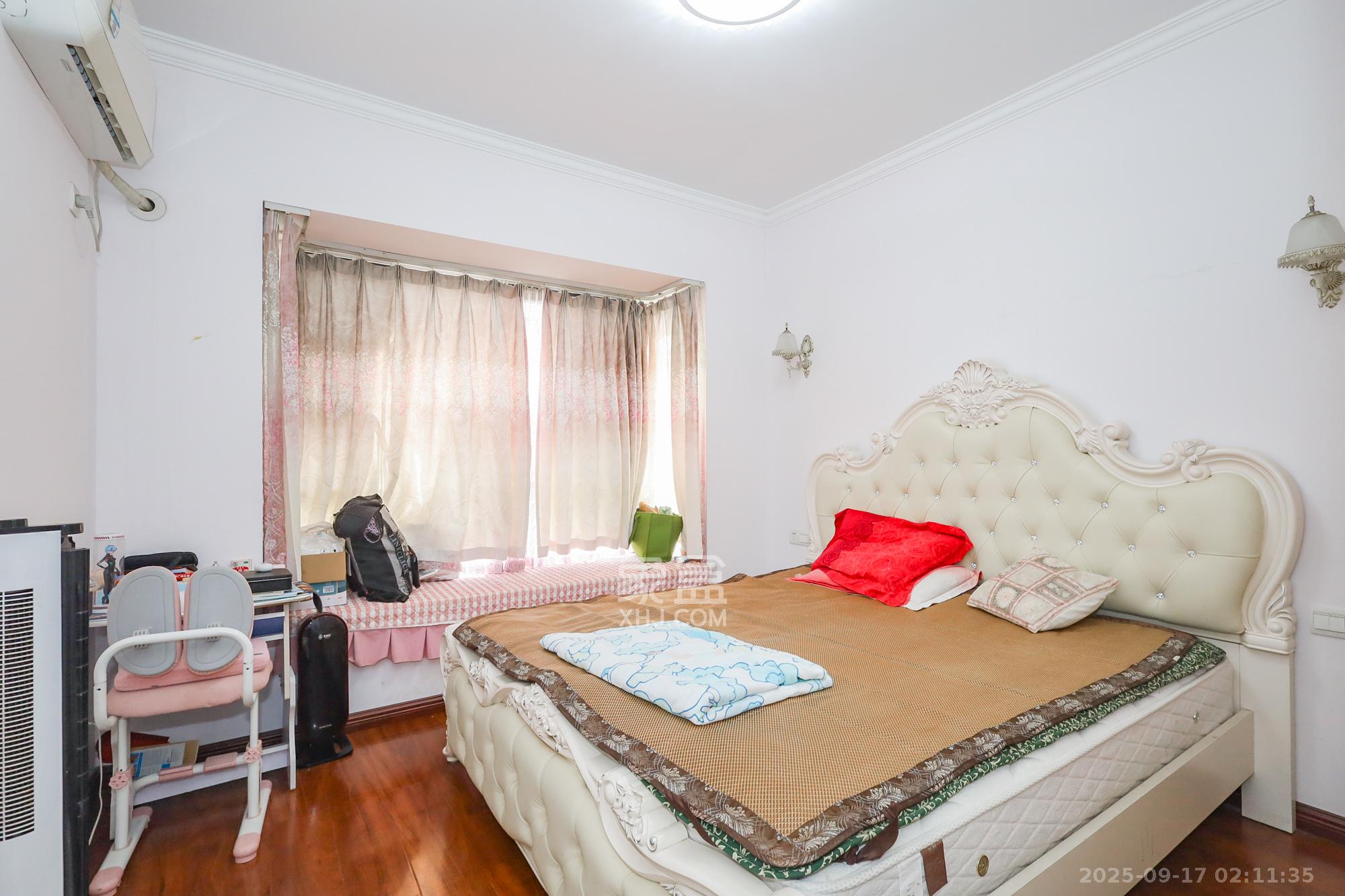 钰龙天下二期（钰龙佳园）  3室2厅2卫    182.0万卧室