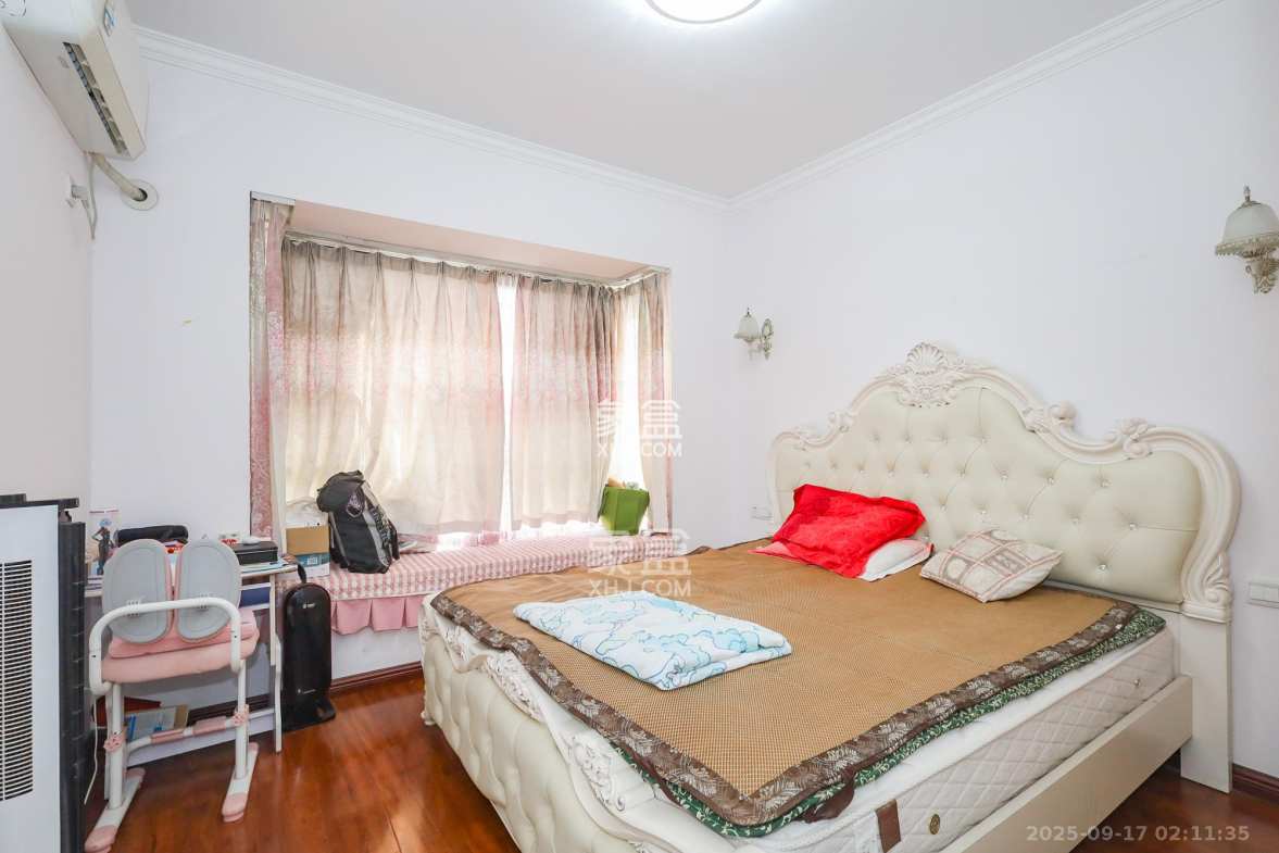 钰龙天下二期(钰龙佳园)  3室2厅2卫    182.0万 钰龙天下二期(钰龙佳园)  3室2厅2卫    182.0万卧室