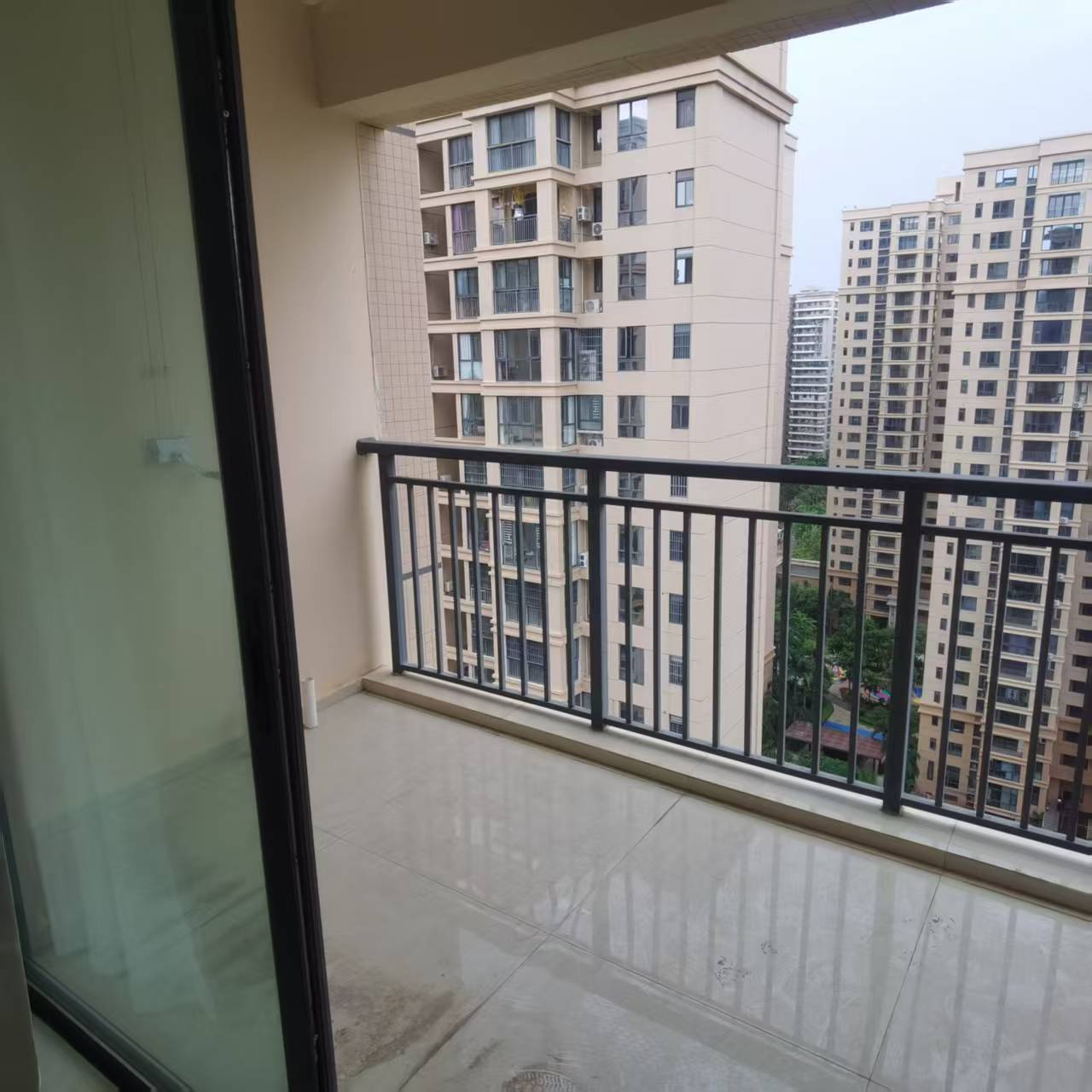 华府蓝湾 2室1厅1卫 100.0万 华府蓝湾 2室1厅1卫 100.0万室内图