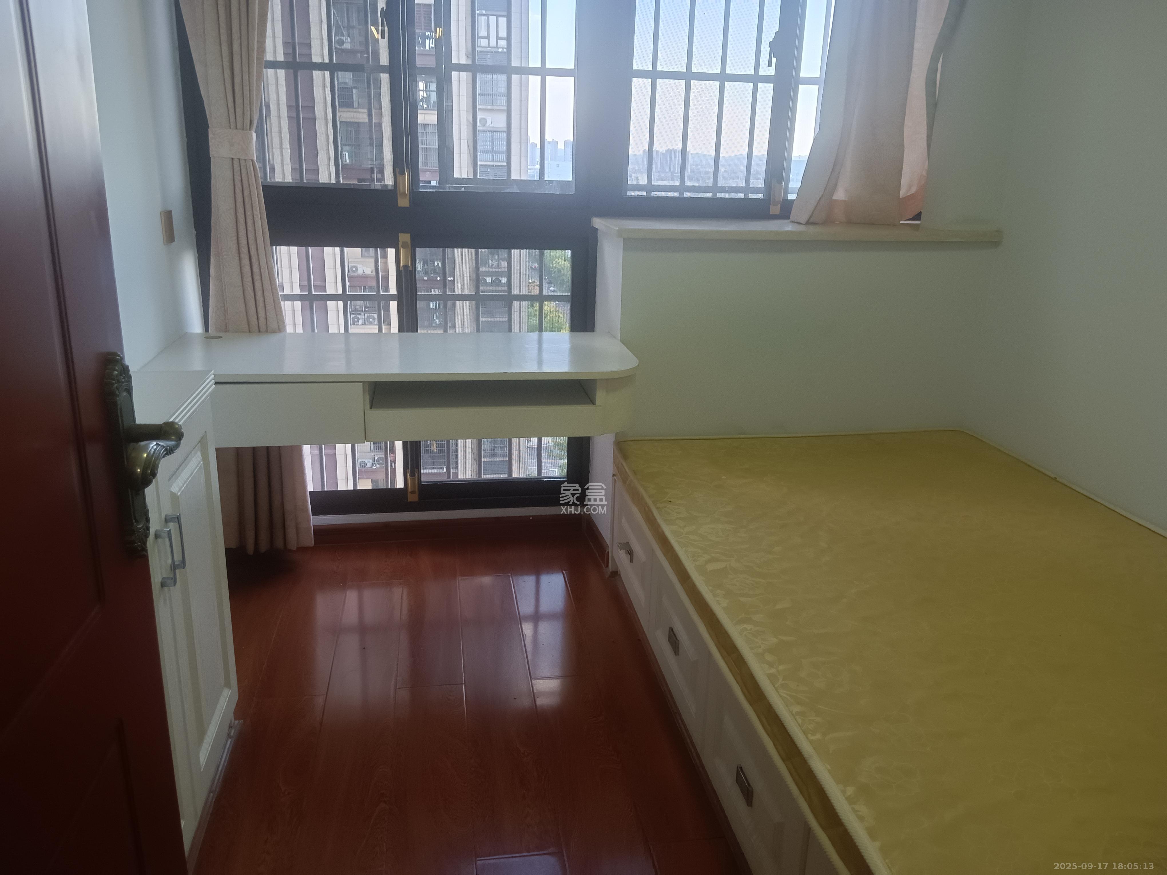 东方美地  1室0厅0卫   2500.00元/月室内图
