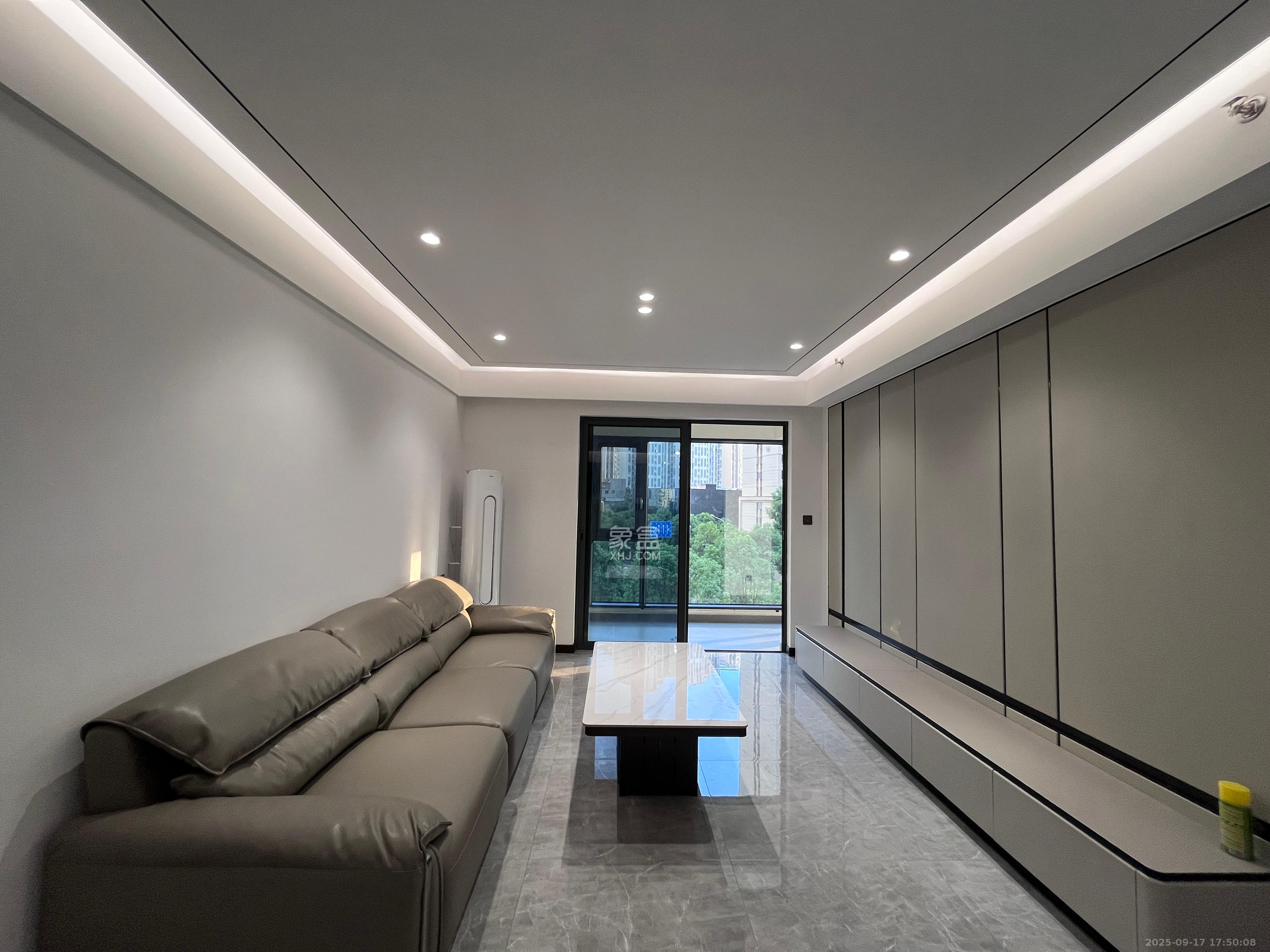 卓越中寰  3室2厅2卫    5000.0元/月室内图