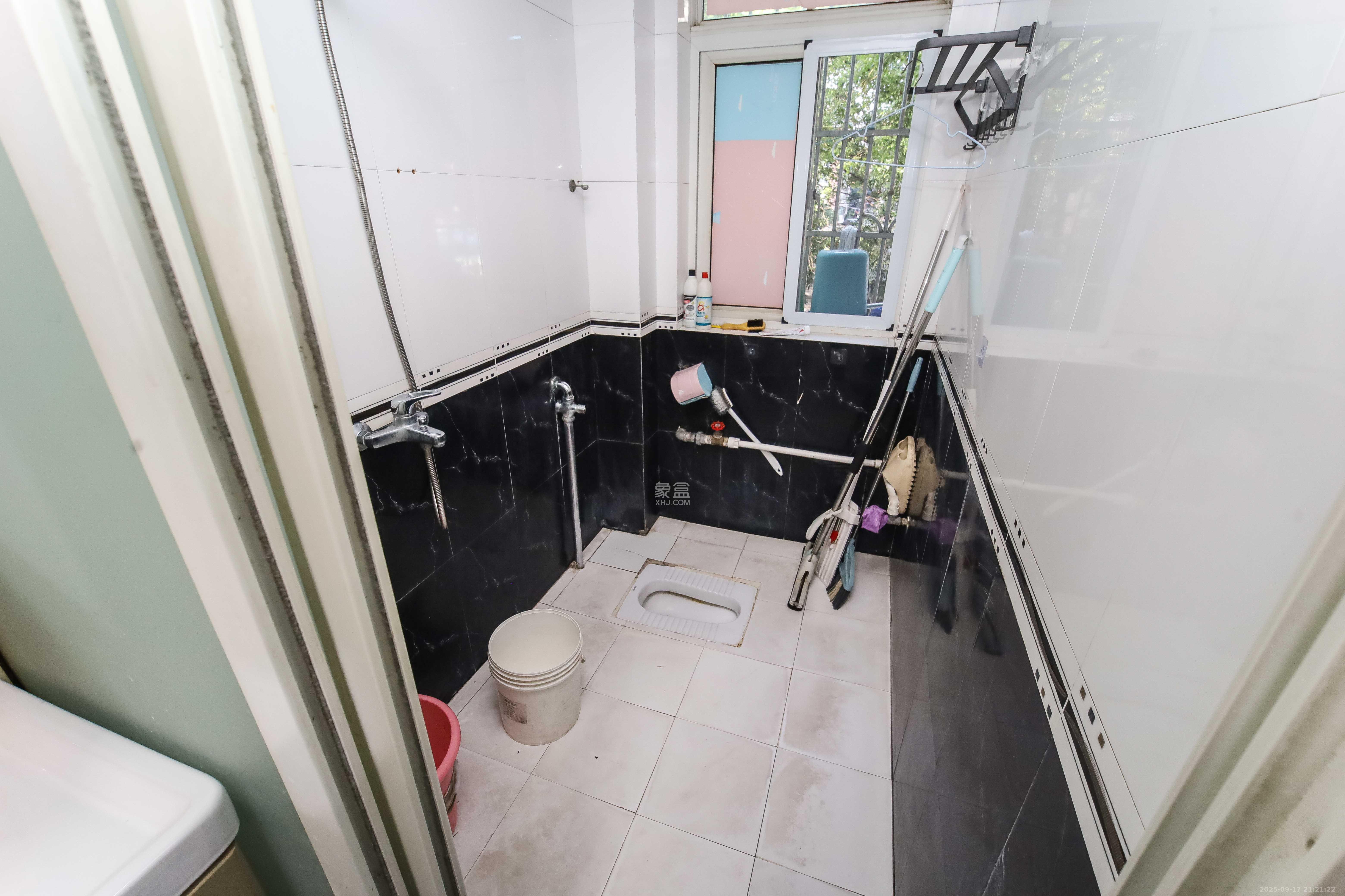 锦绣中星  2室2厅1卫    49.0万卫生间