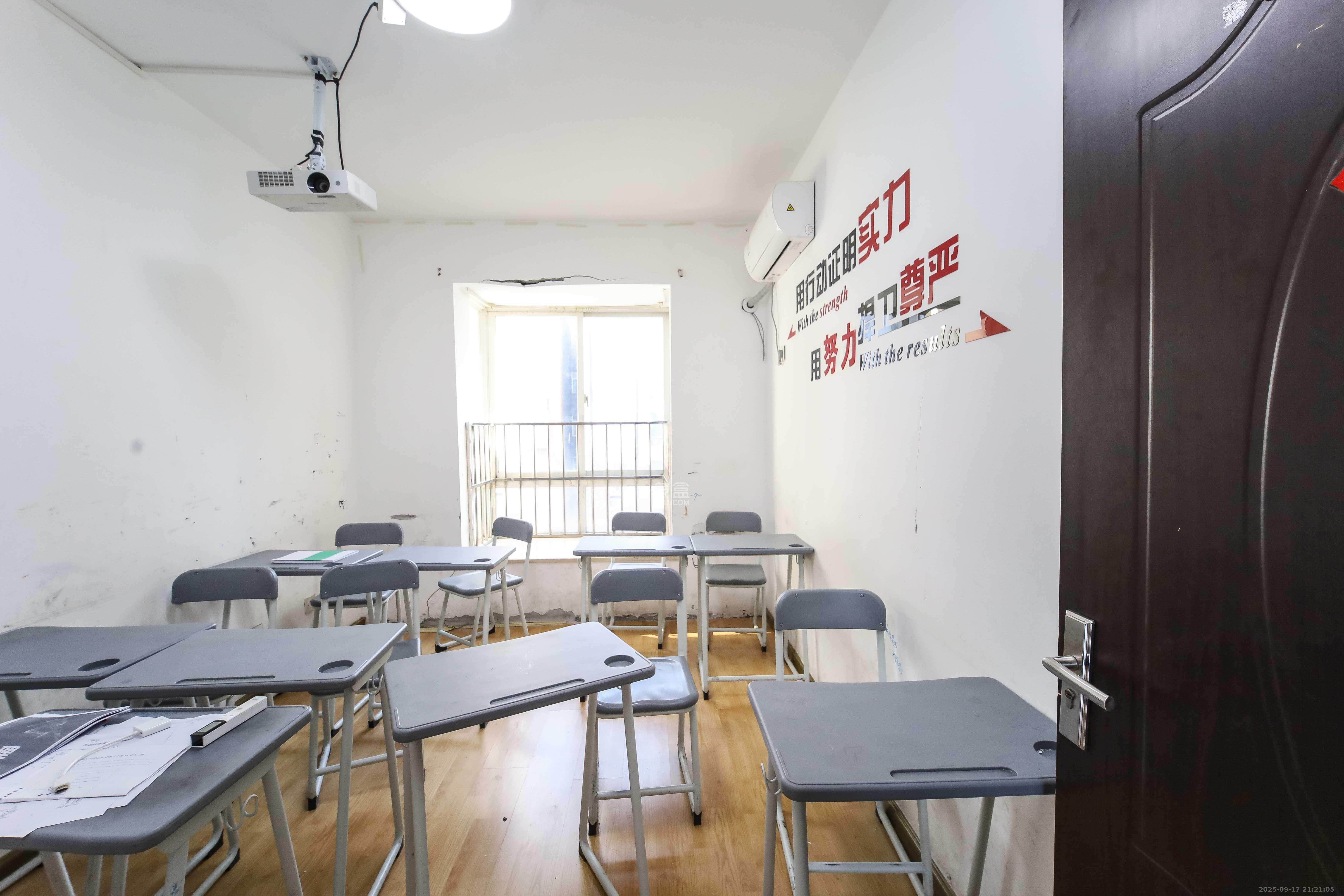 东门壹号家园 4室2厅2卫 108.0万 东门壹号家园 4室2厅2卫 108.0万卧室