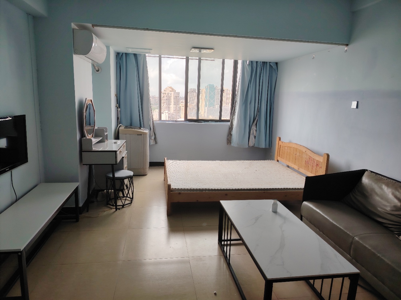 帝国大厦 1室1厅1卫 1200.0元/月 帝国大厦 1室1厅1卫 1200.0元/月室内图