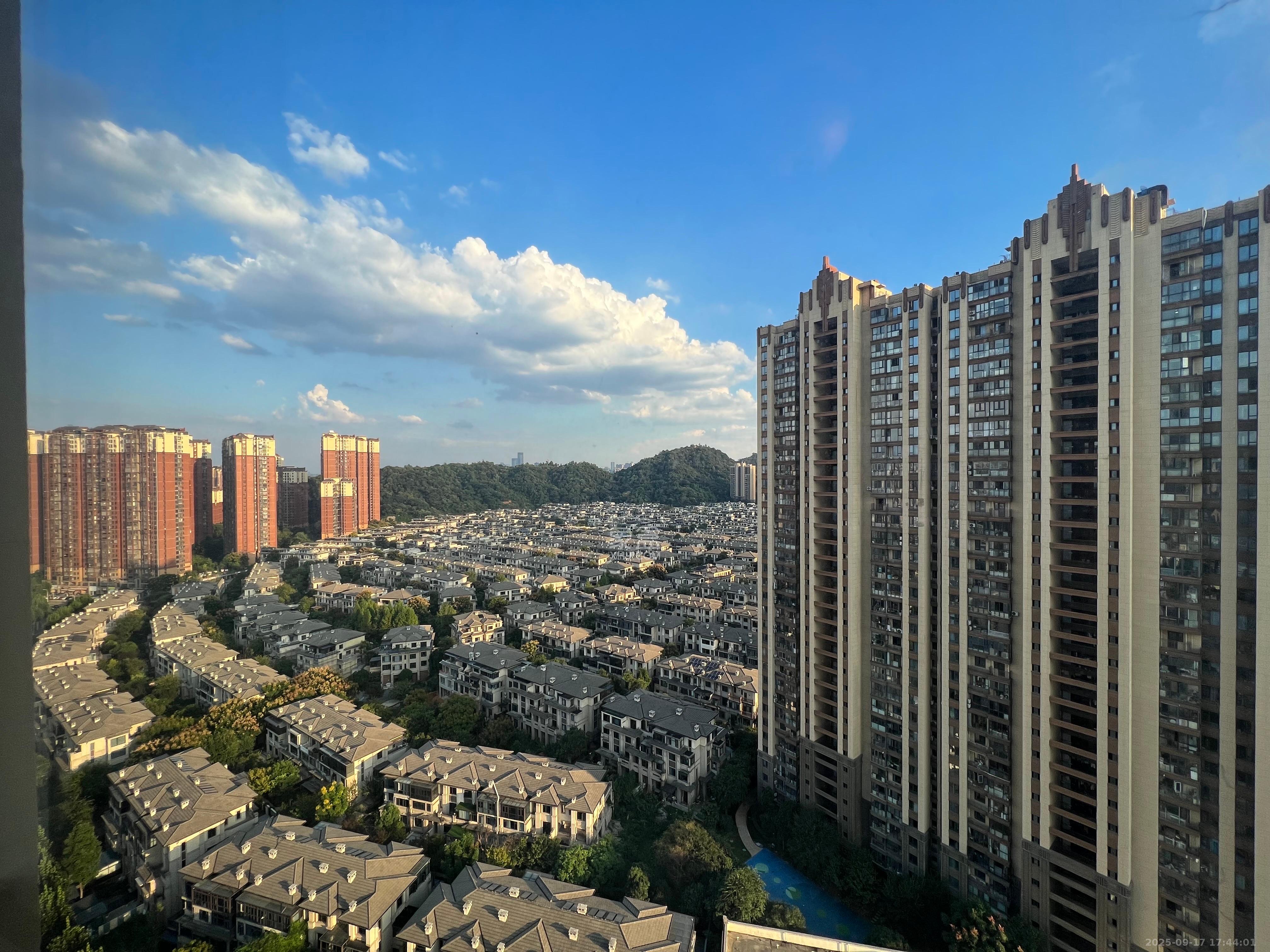 龙湖湘风原著(龙湖湘风星城) 3室2厅2卫 2400.0元/月 龙湖湘风原著(龙湖湘风星城) 3室2厅2卫 2400.0元/月室内图