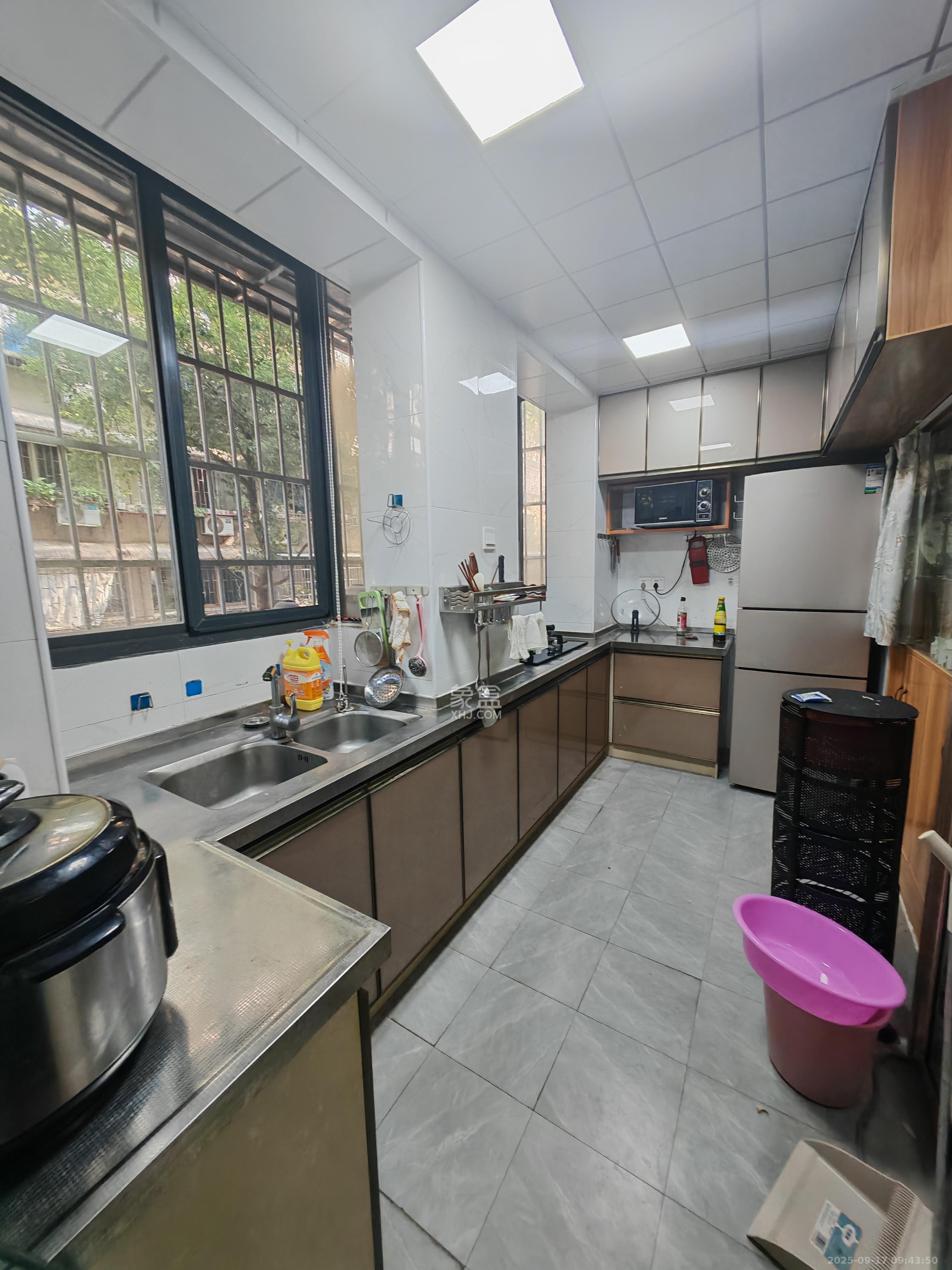 曾家湾13号生活区(友谊集团公司宿舍) 2室1厅1卫 2000.0元/月 曾家湾13号生活区(友谊集团公司宿舍) 2室1厅1卫 2000.0元/月室内图