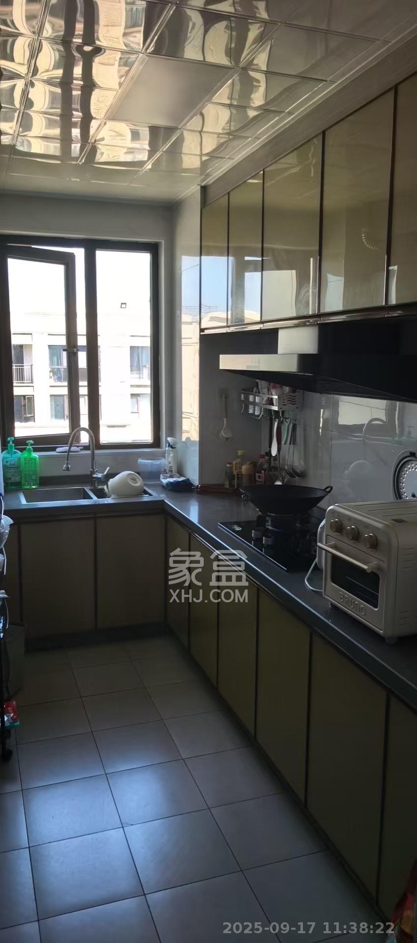 北辰中央公园DF区  3室2厅2卫   2400.00元/月室内图