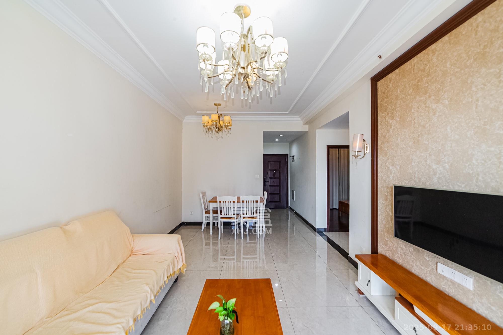 恒大御景半岛湘江苑（恒大御景半岛一期）  2室2厅1卫    79.8万客厅