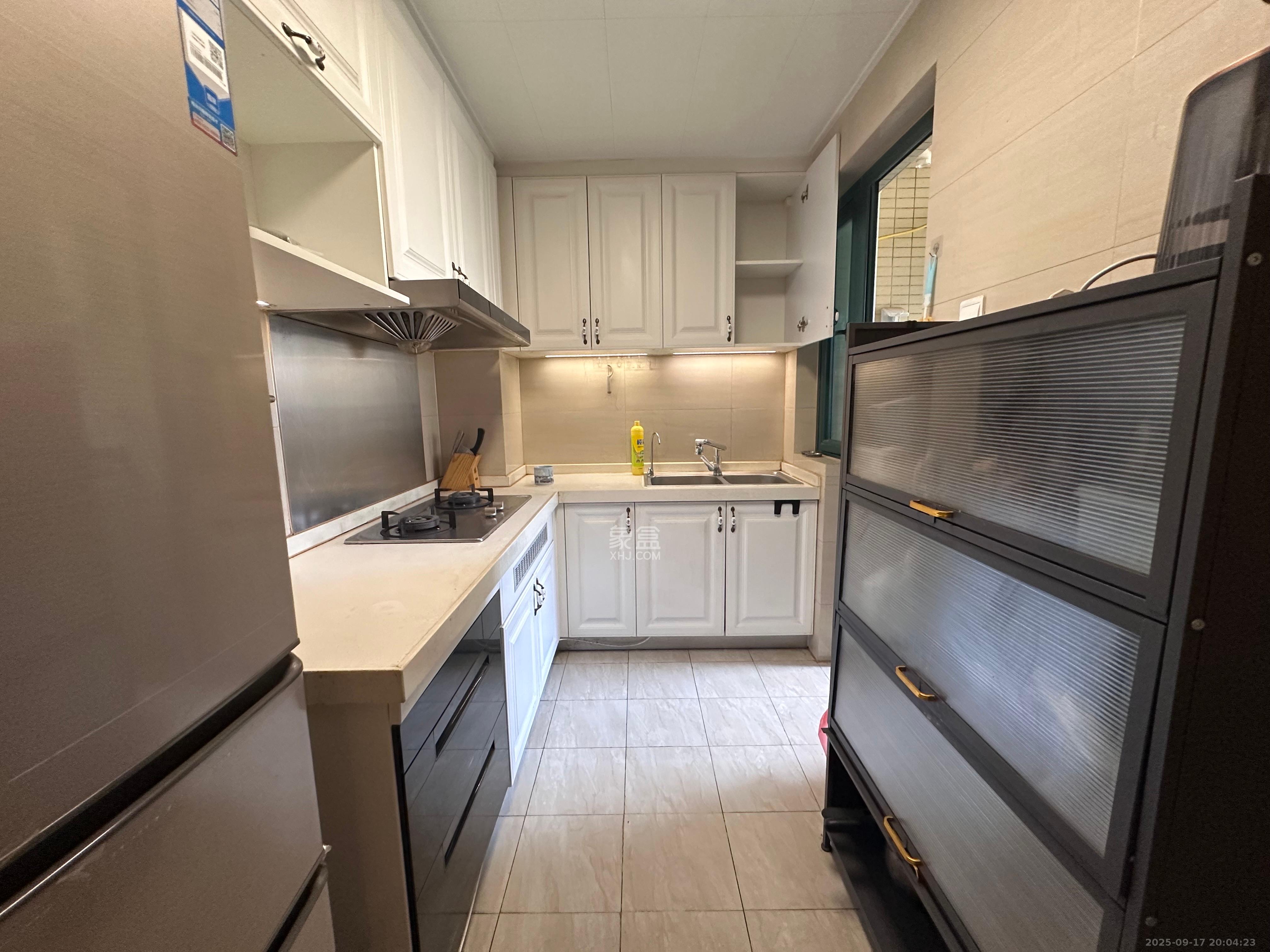 恒大雅苑 3室2厅2卫 3000.0元/月 恒大雅苑 3室2厅2卫 3000.0元/月室内图