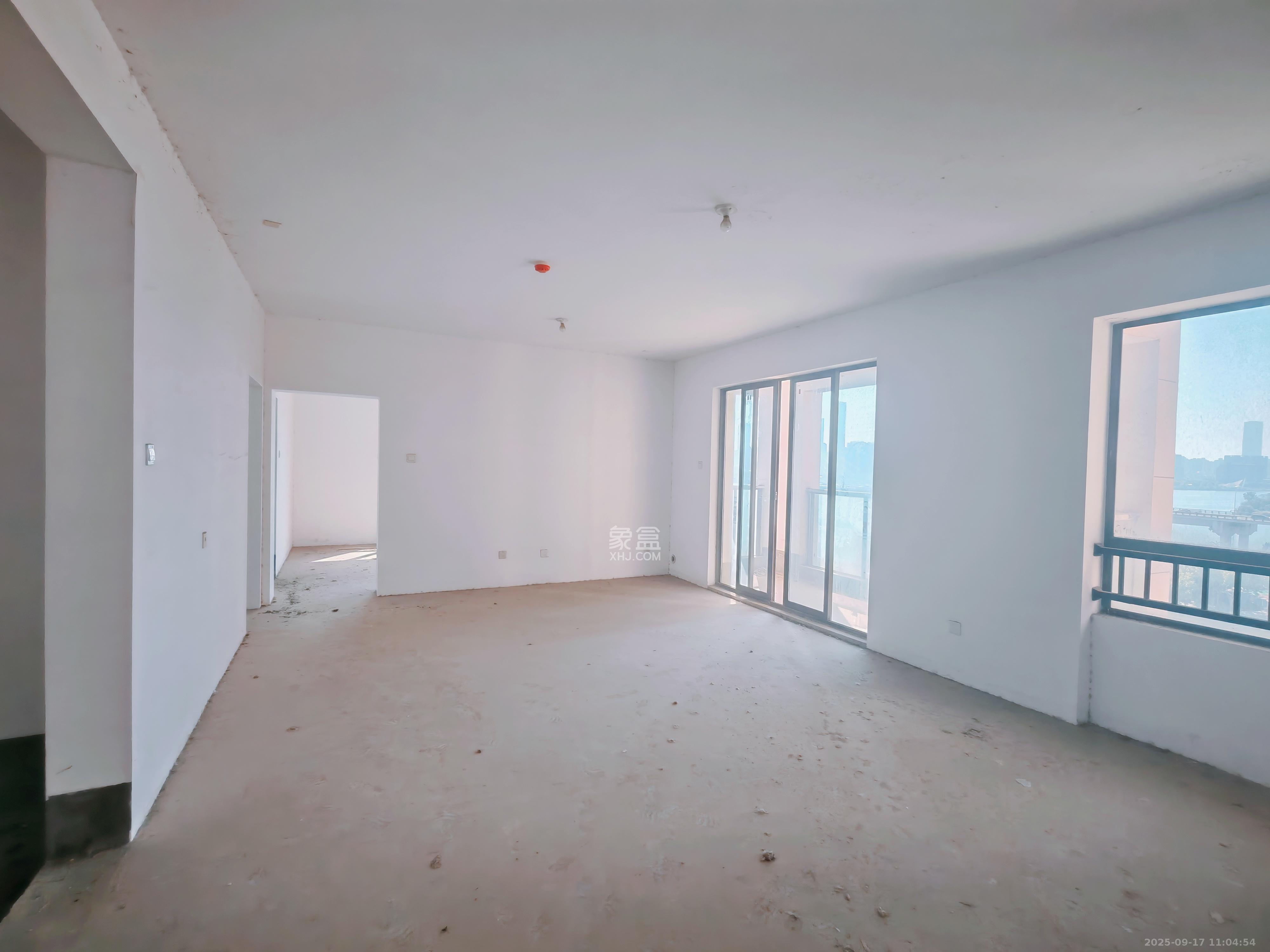 世茂外滩里(世茂铂翠湾三期)  4室2厅2卫    3500.0元/月 世茂外滩里(世茂铂翠湾三期)  4室2厅2卫    3500.0元/月