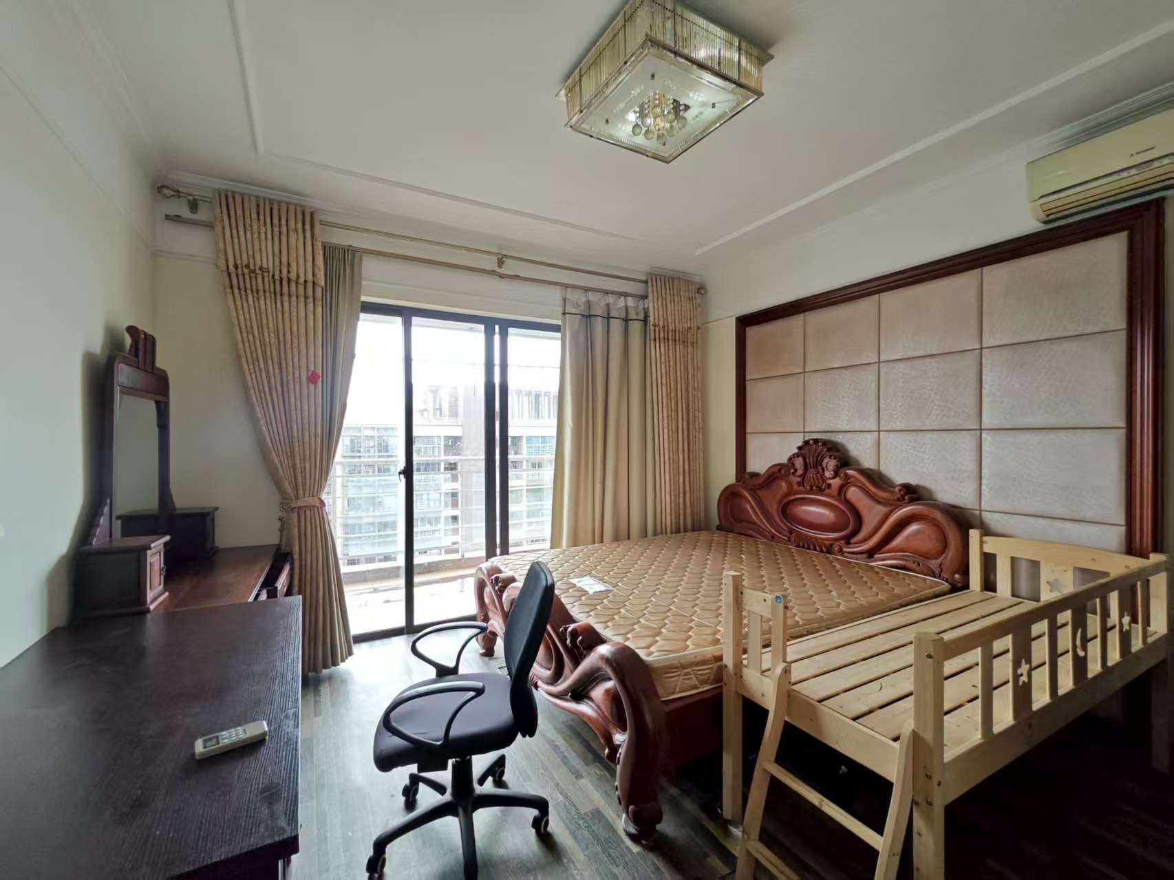 滨江海岸一期 4室2厅2卫 4500.0元/月 滨江海岸一期 4室2厅2卫 4500.0元/月室内图