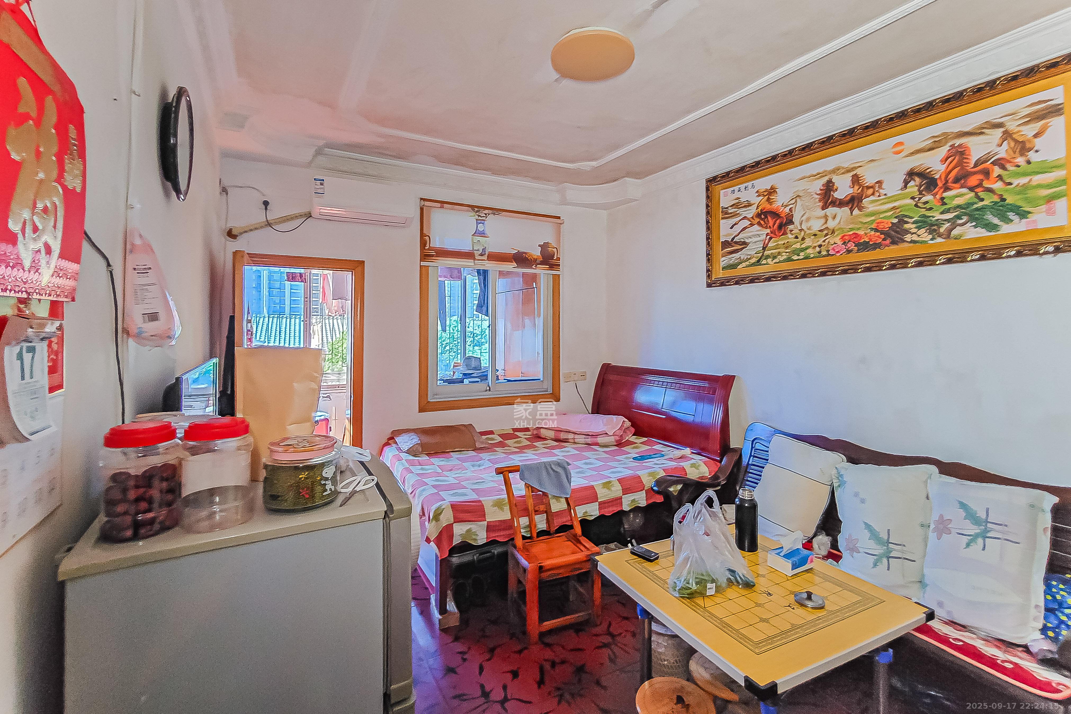 宝塔山粮食仓库单位房 2室2厅1卫 40.0万 宝塔山粮食仓库单位房 2室2厅1卫 40.0万客厅