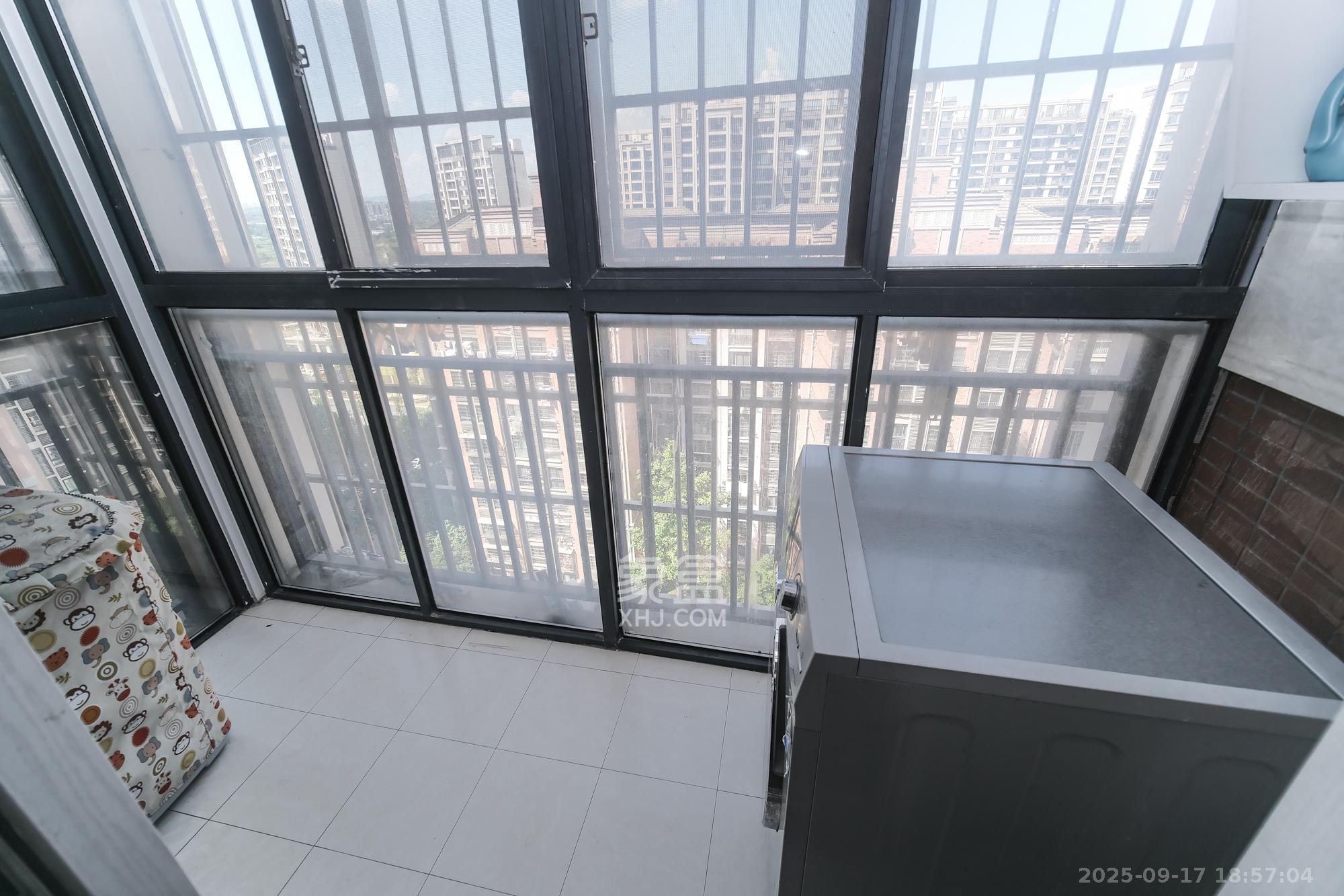 山水湾  4室2厅2卫    71.0万阳台