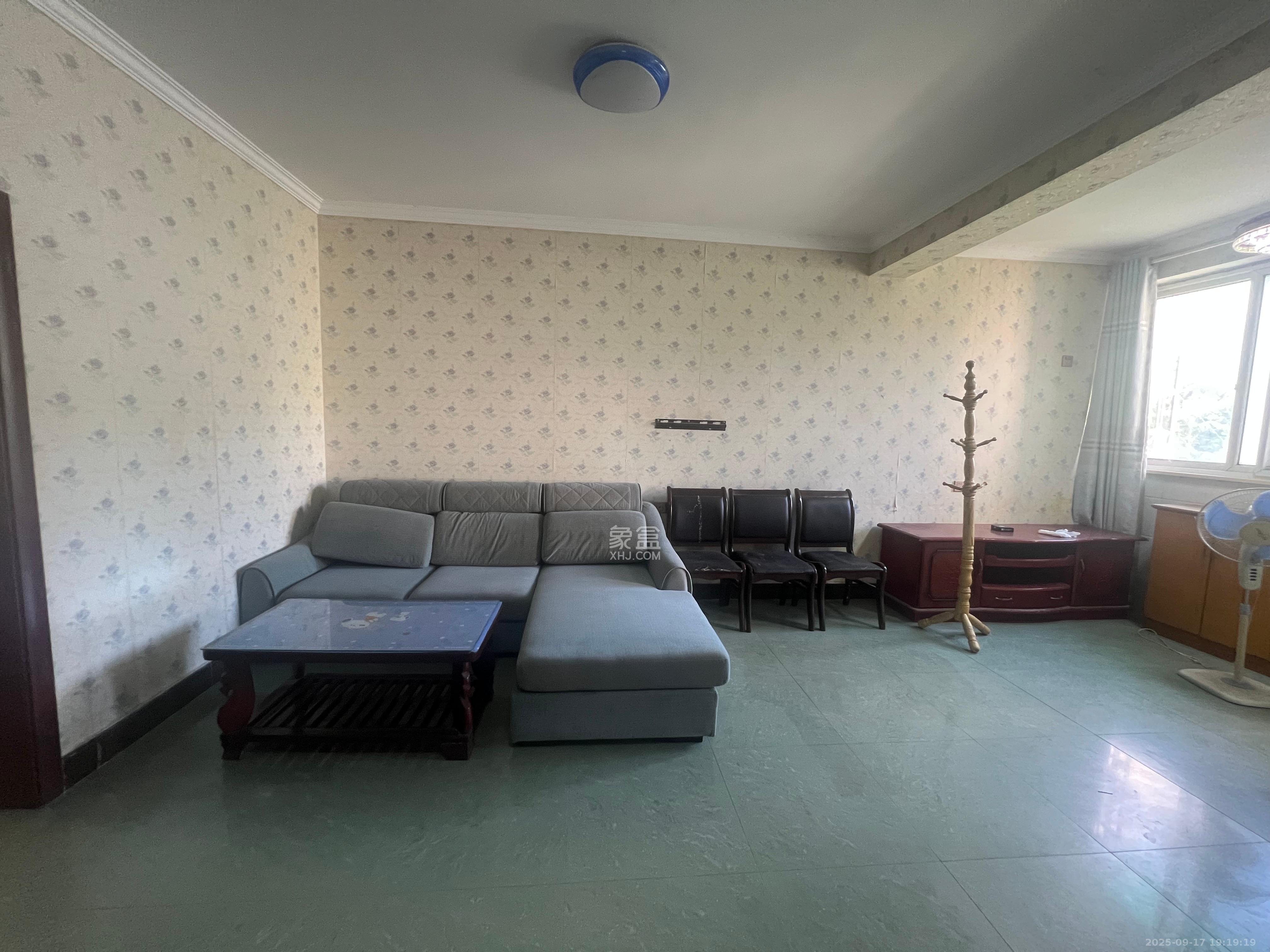 天翔新新家园 2室2厅1卫 1600.0元/月 天翔新新家园 2室2厅1卫 1600.0元/月室内图