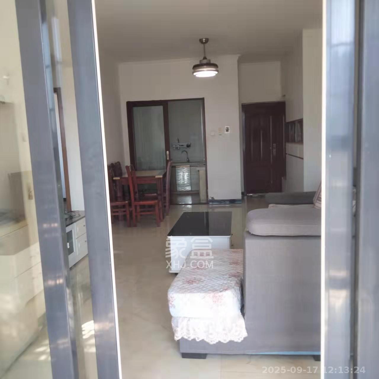 嘉顺苑 2室2厅1卫 2000.0元/月 嘉顺苑 2室2厅1卫 2000.0元/月室内图