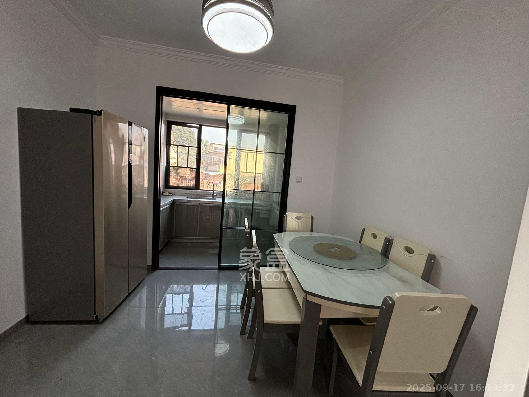 金塘家园 3室1厅2卫 2800.0元/月 金塘家园 3室1厅2卫 2800.0元/月室内图